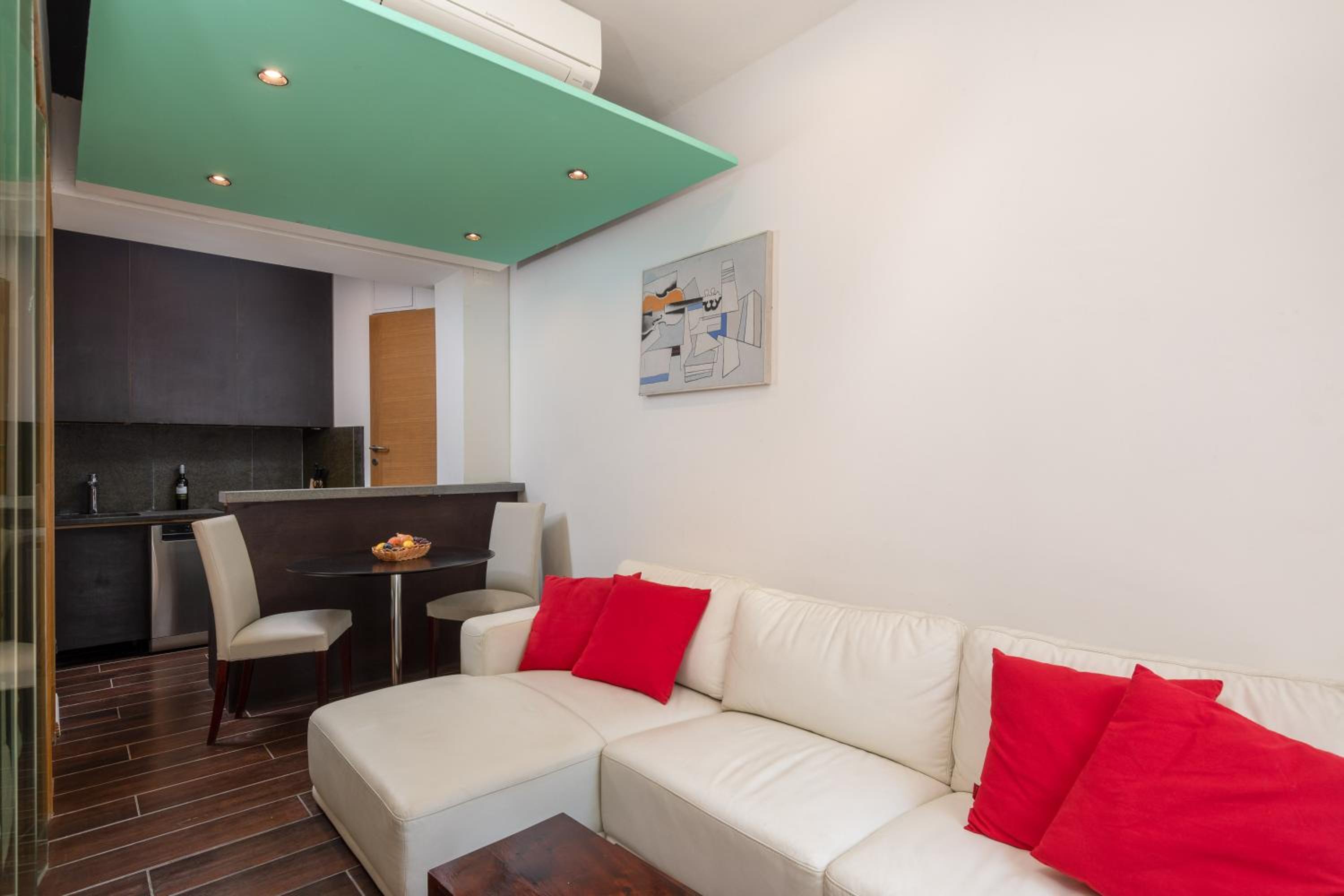 President Suites en Split — hotel room