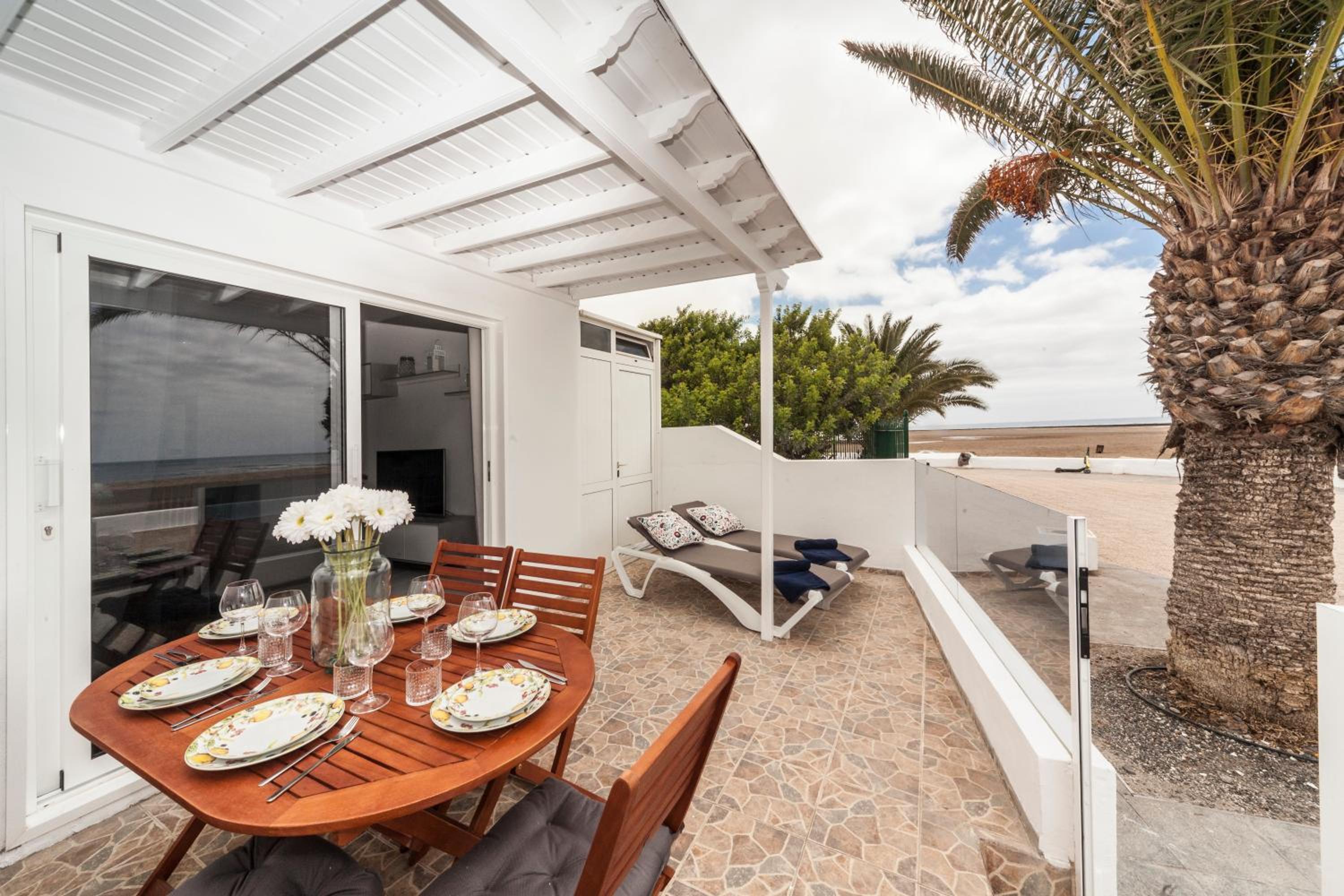 Luxury Suite Sea Front II view 4
