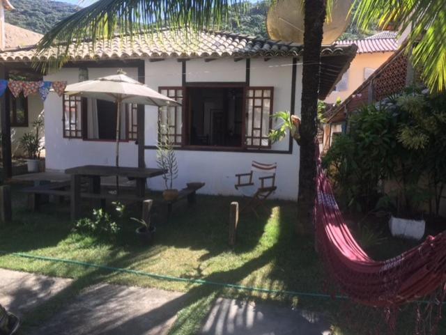 Refúgio Aconchegante no Peró Jardim Privativo Wi-Fi Ideal Casais Famílias e Home Office