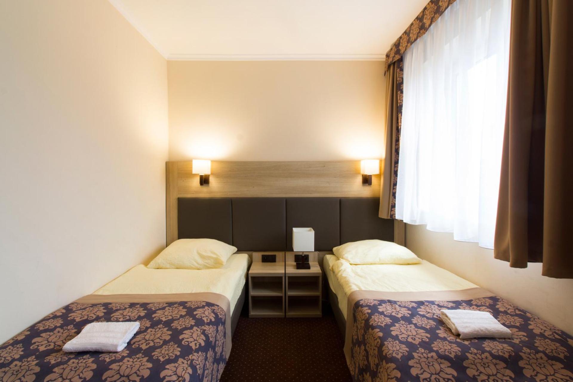Motel DB2000 view 2