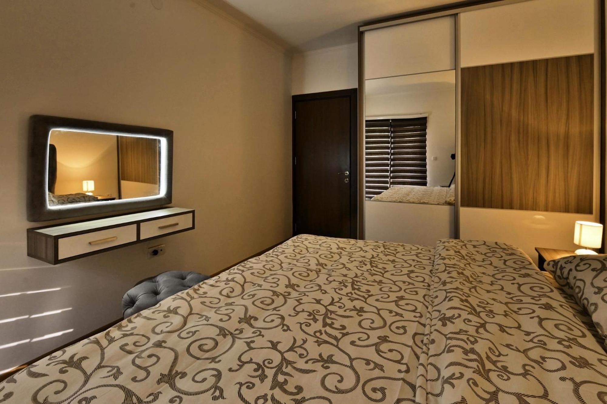 Zova Deluxe Apartment view 4