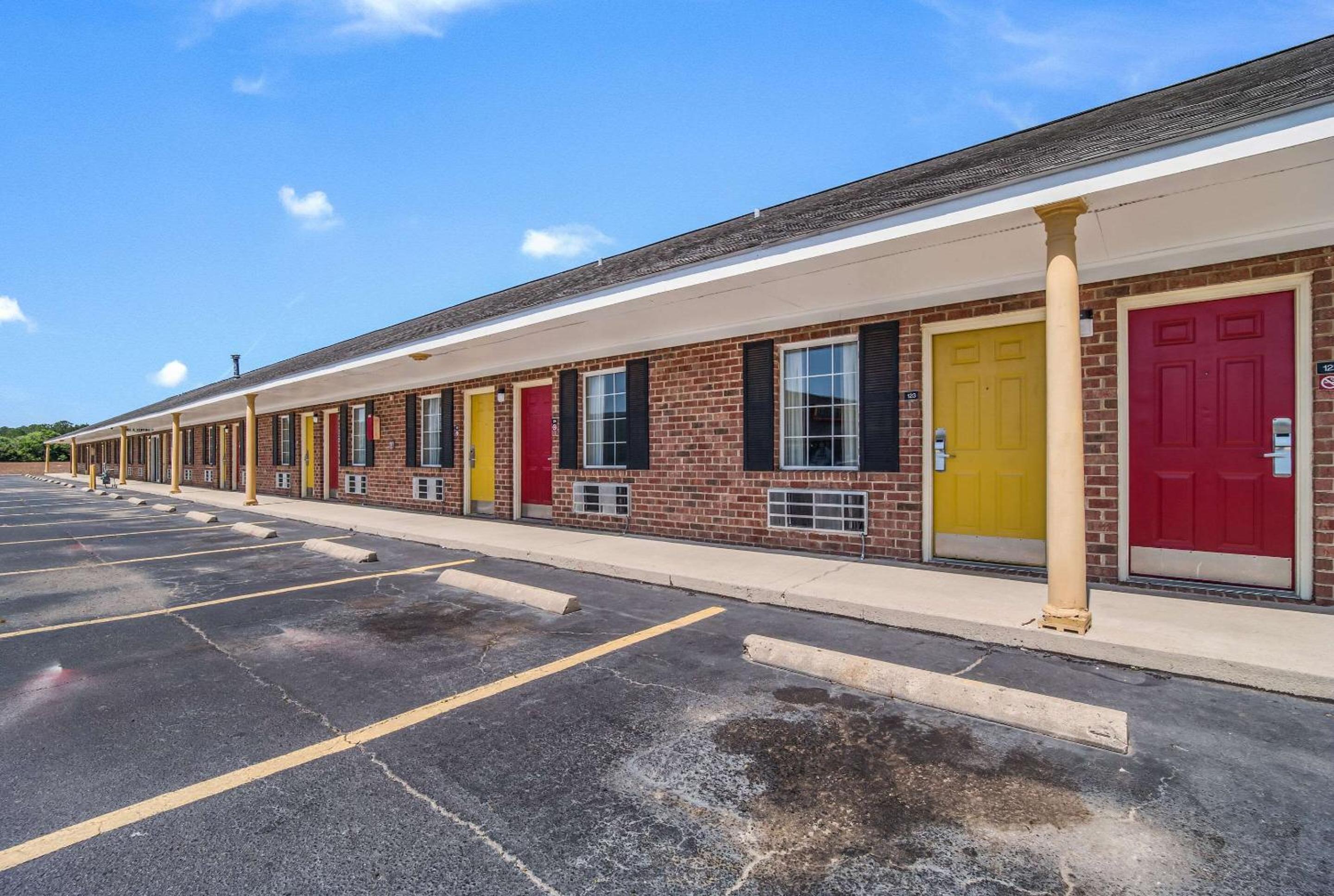 Econo Lodge Santee view 4