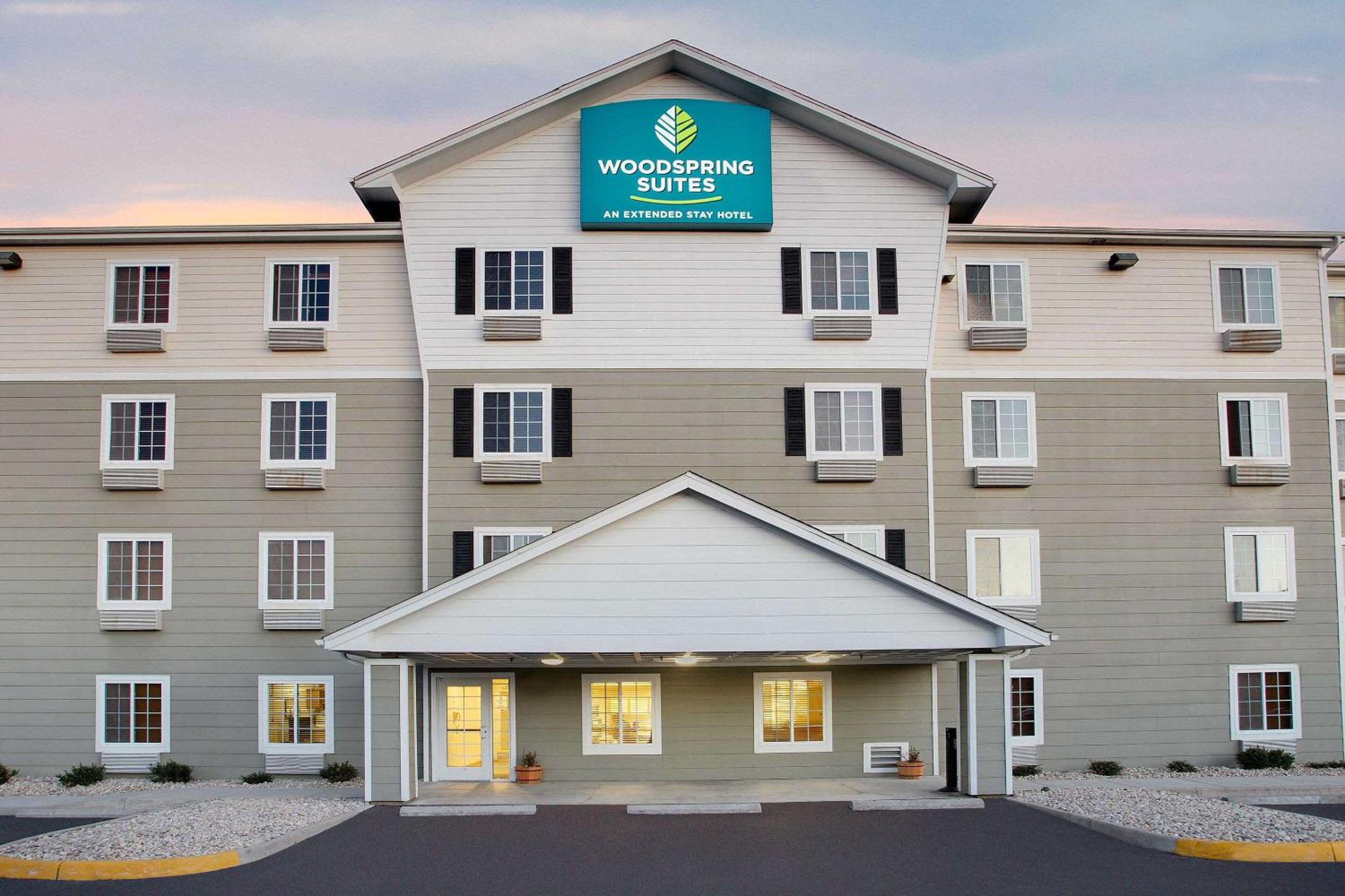 WoodSpring Suites Colonial Heights Fort Lee