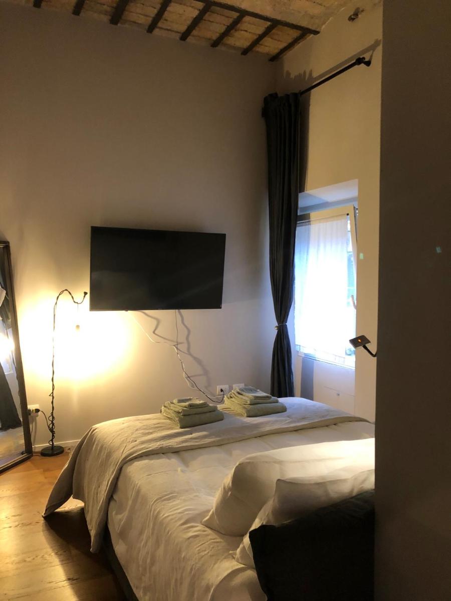 Home in Trast