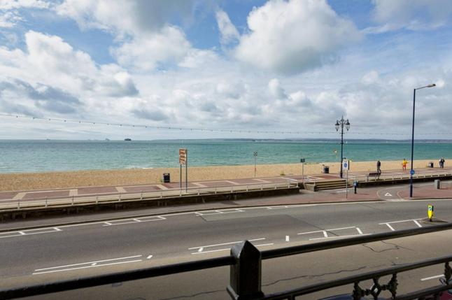 Spacious 3 bedroom Beachfront property with amazing sea views! view 2