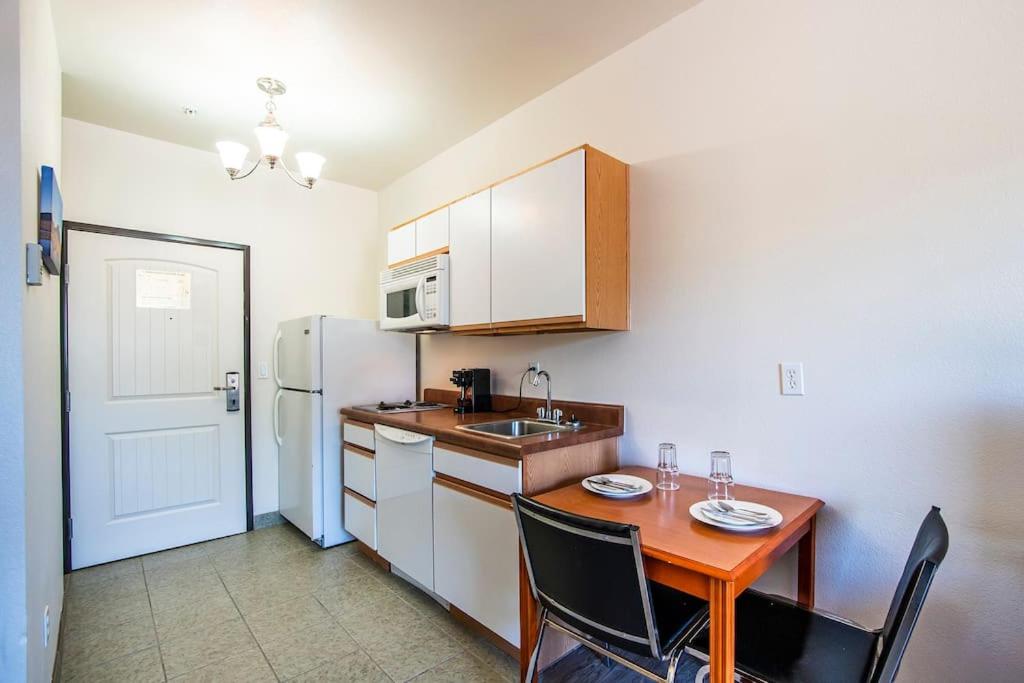 Vistas 115 - Modern Luxury amenities sleeps 4
