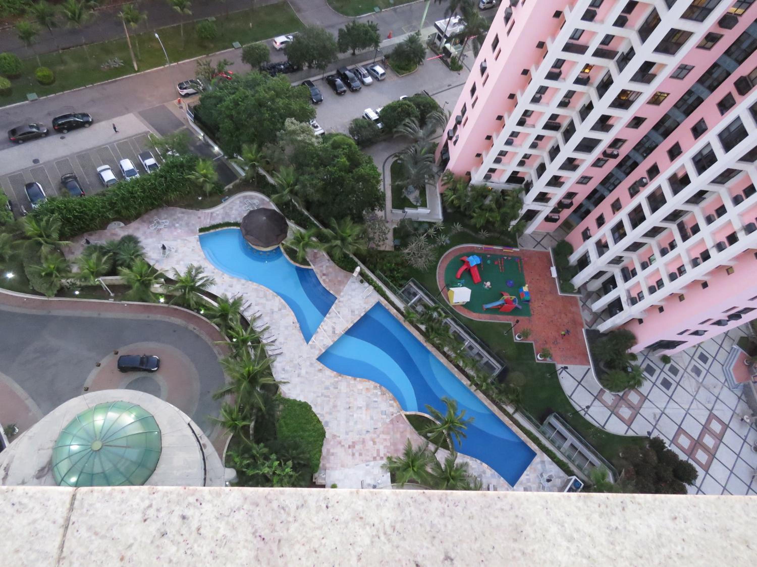 Barra Prime Flats, Ed Mediterrâneo, wi-fi 400Mb, balsa pra praia grátis, ar condicionado novo!