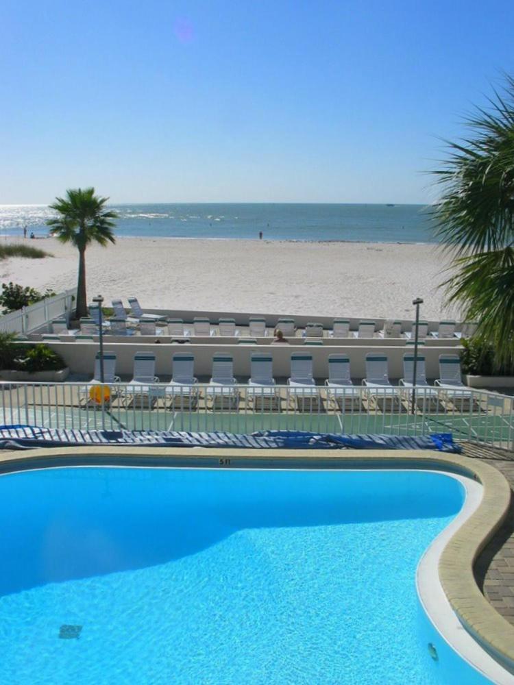 Studio Unit Facing Beach 2nd Fl - Surf Song #227