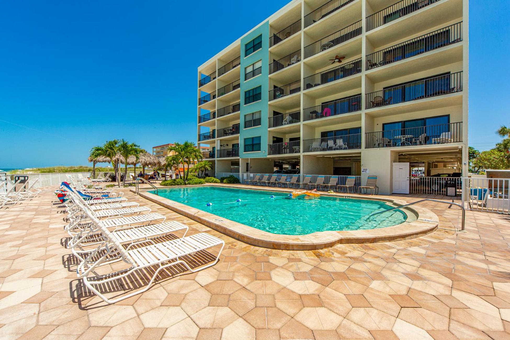Direct Beachfront 1b 1b Corner - Sandy Shores #301