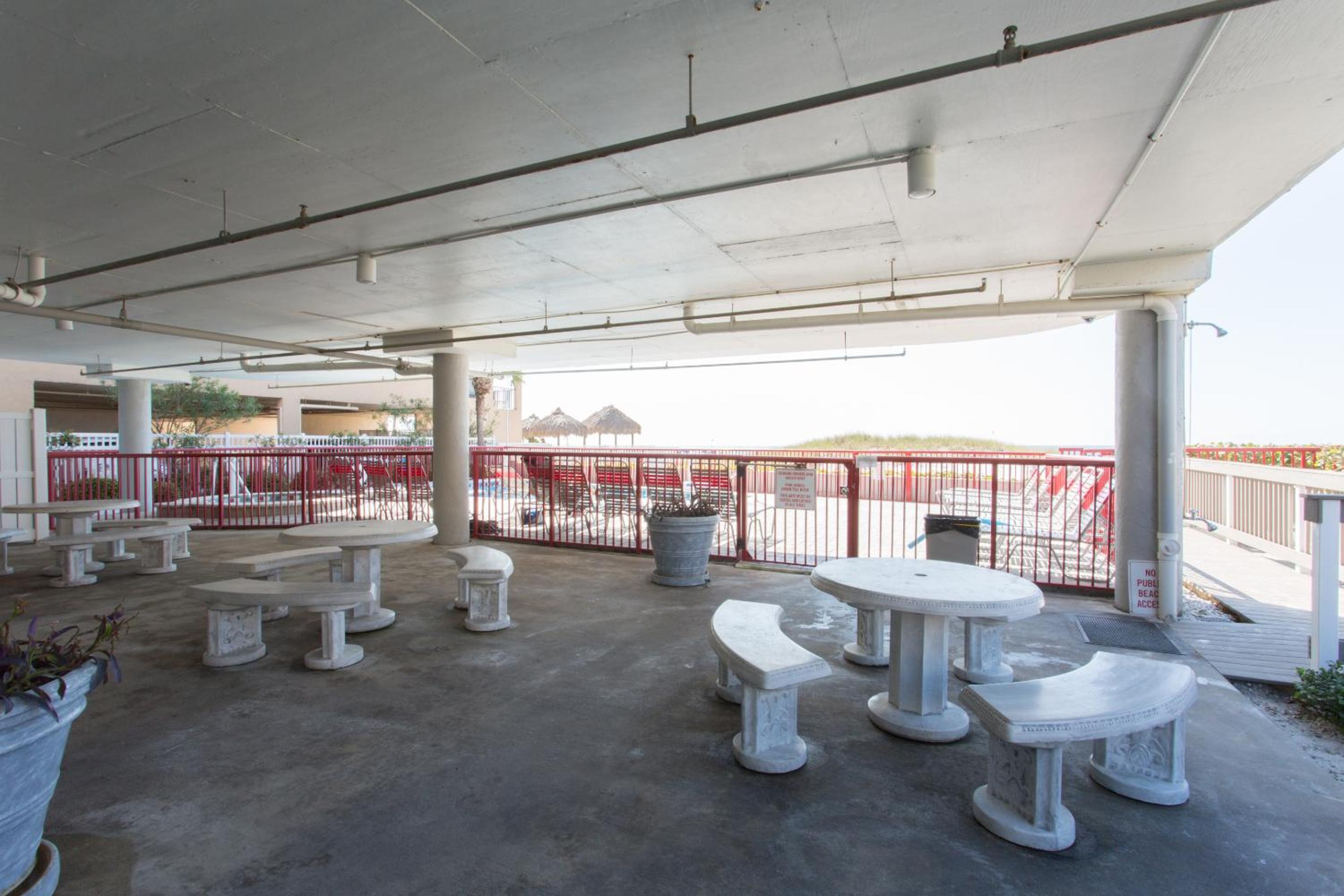 Luxury Unit - Top Floor Balcony on the Gulf- Crimson #302 view 4