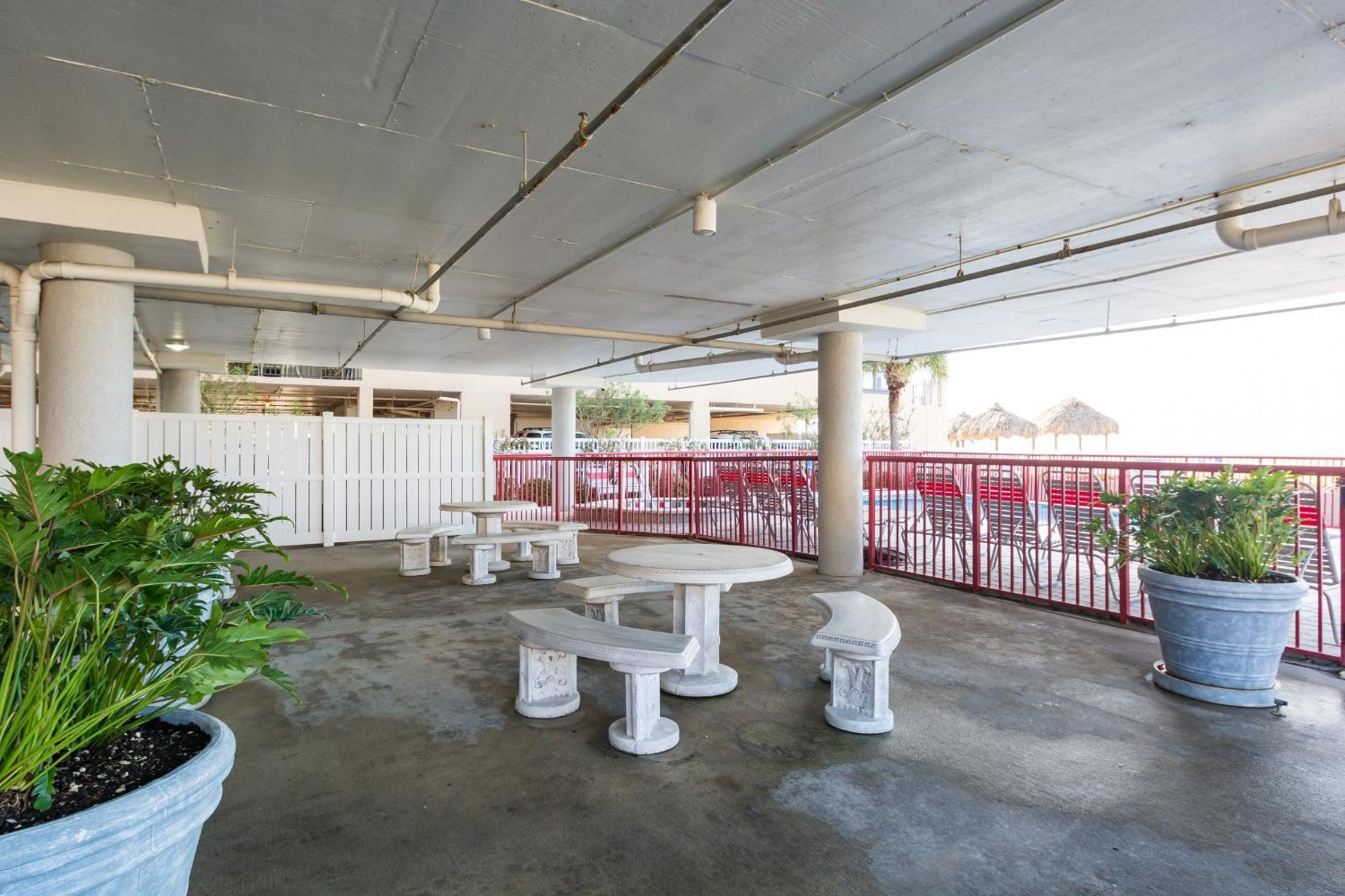 Large Gulf Unit Beach Views - Crimson #203 view 4