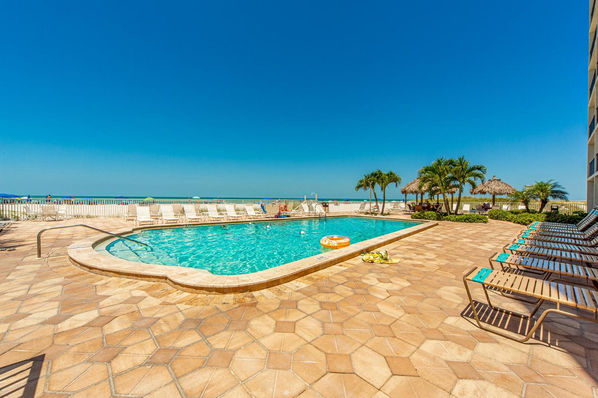 Direct Beachfront - Updated - Sandy Shores #304