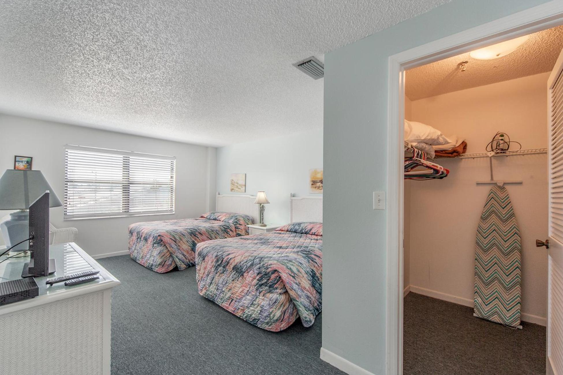 Corner Unit Views John's Pass - Beach Place #204 view 5