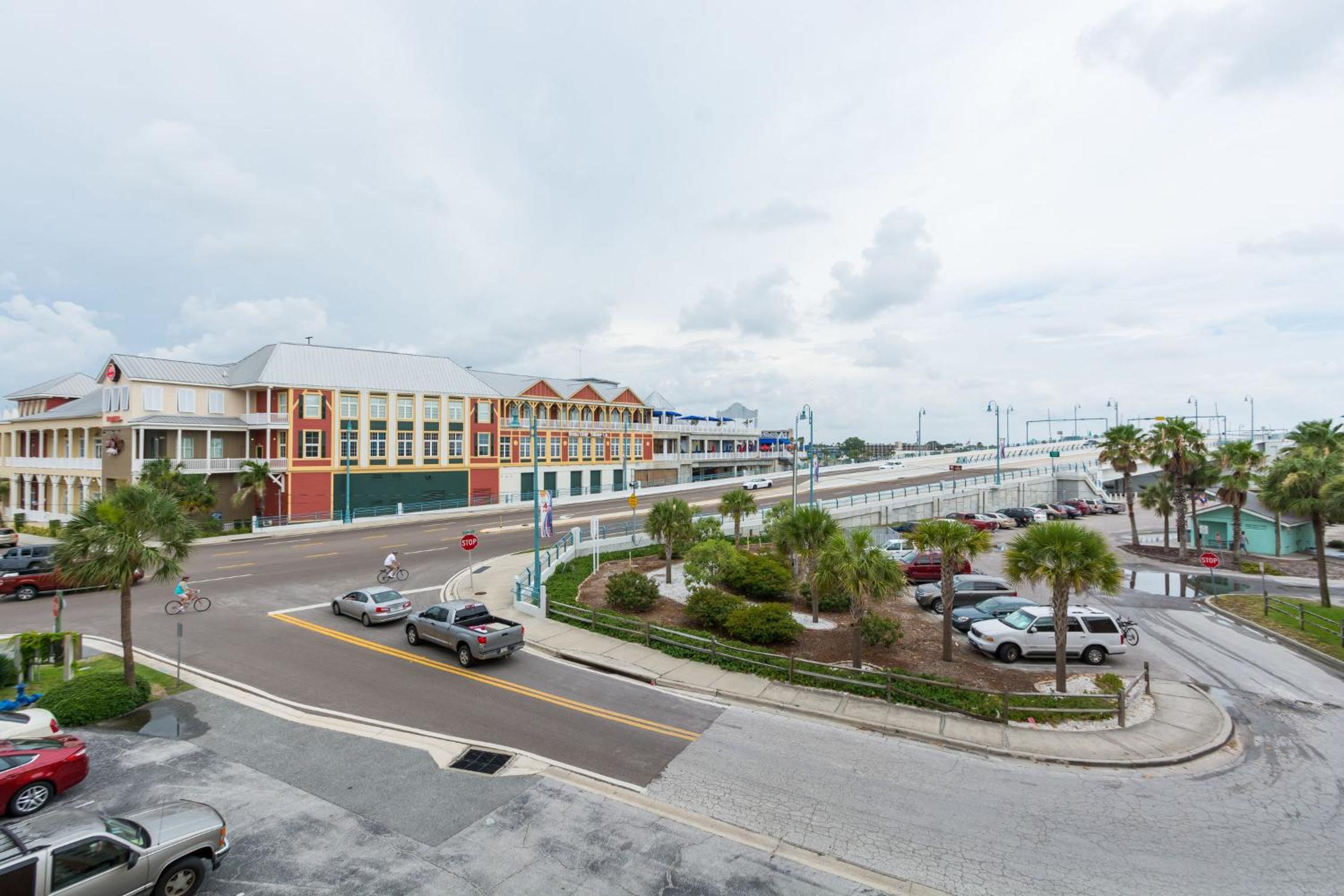 Beachfront Complex - 2b 2b - Beach Place #202 view 3