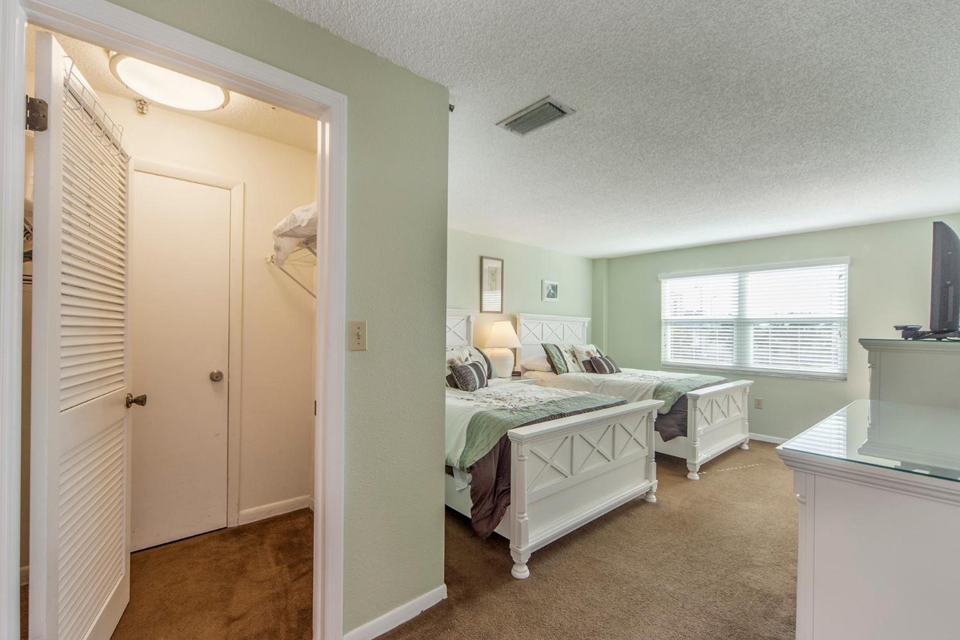 Corner Unit John's Pass View- Beach Place #101 view 4