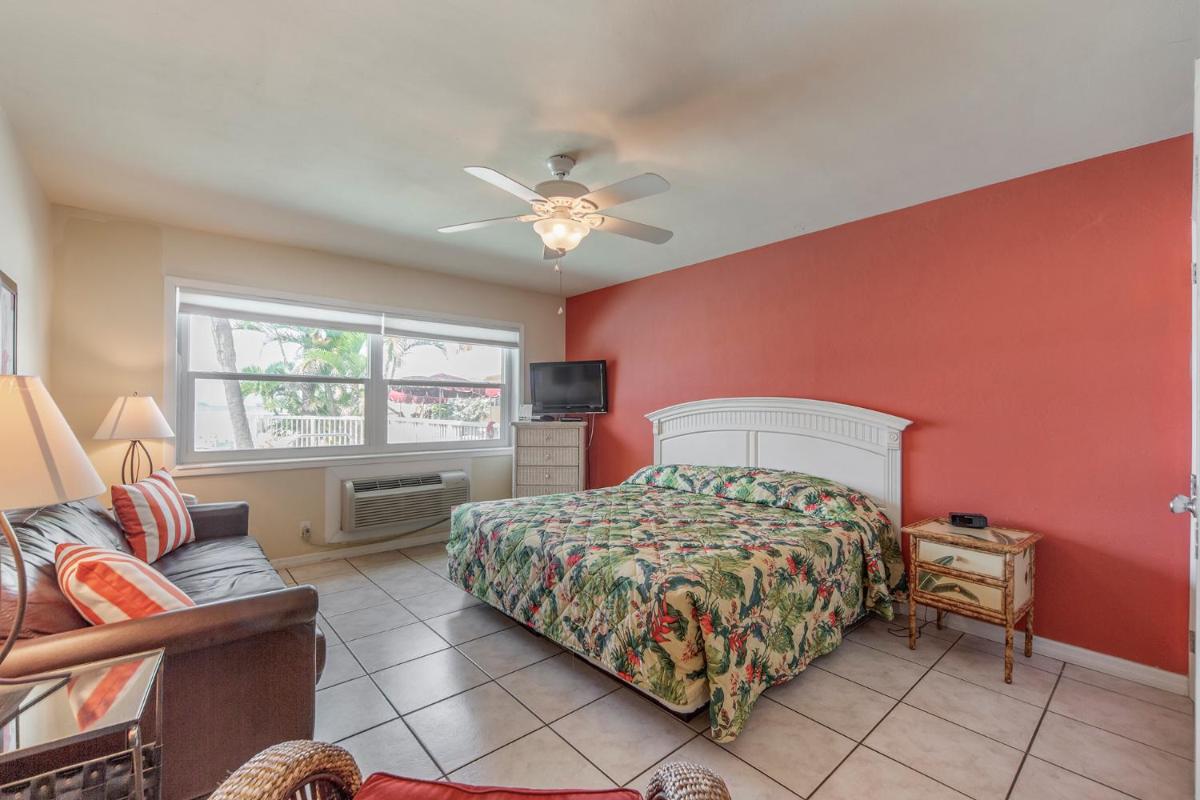 117 Surf Song Resort