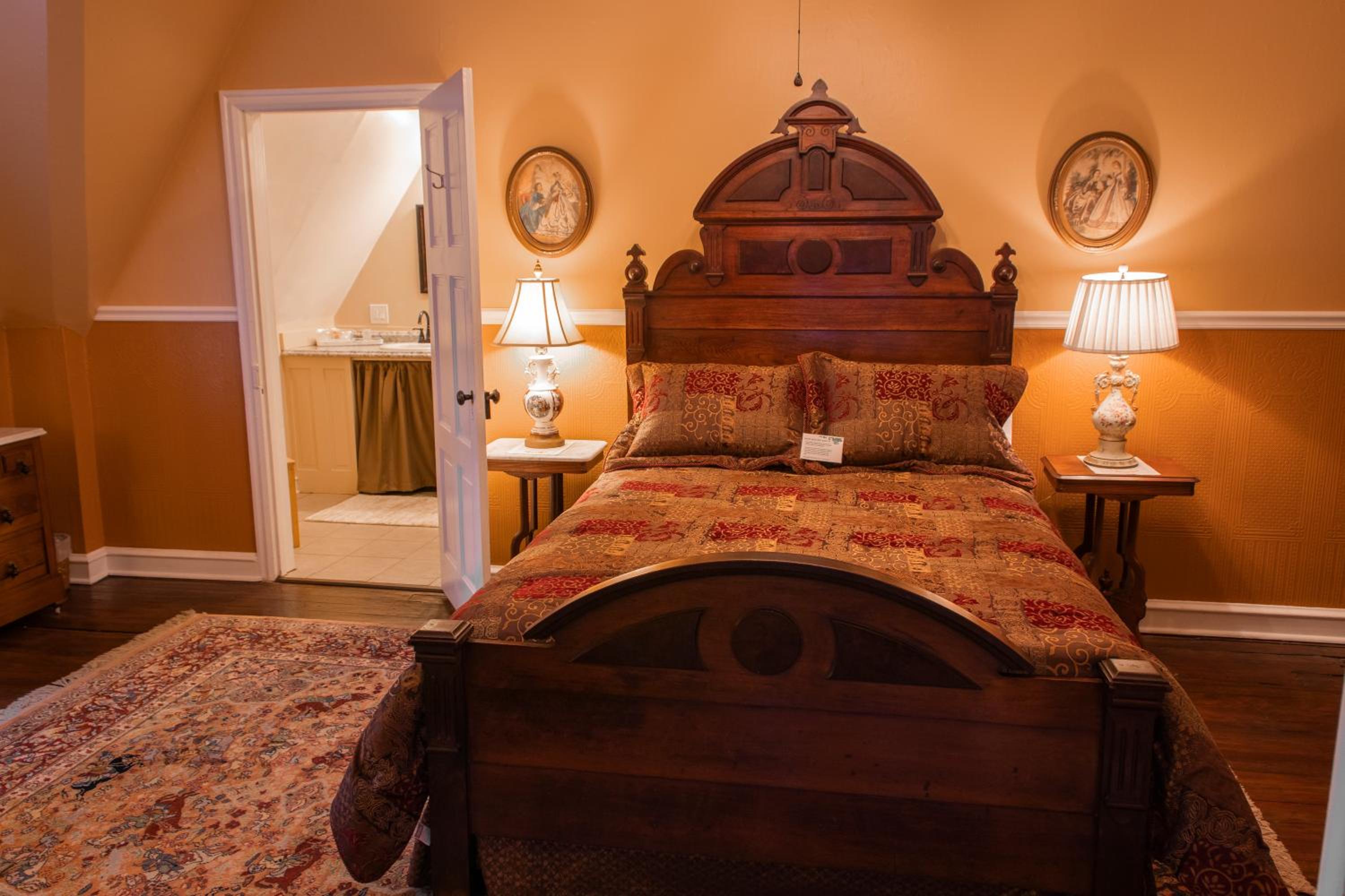 Gifford-Risley House Bed and Breakfast - Property Image 5