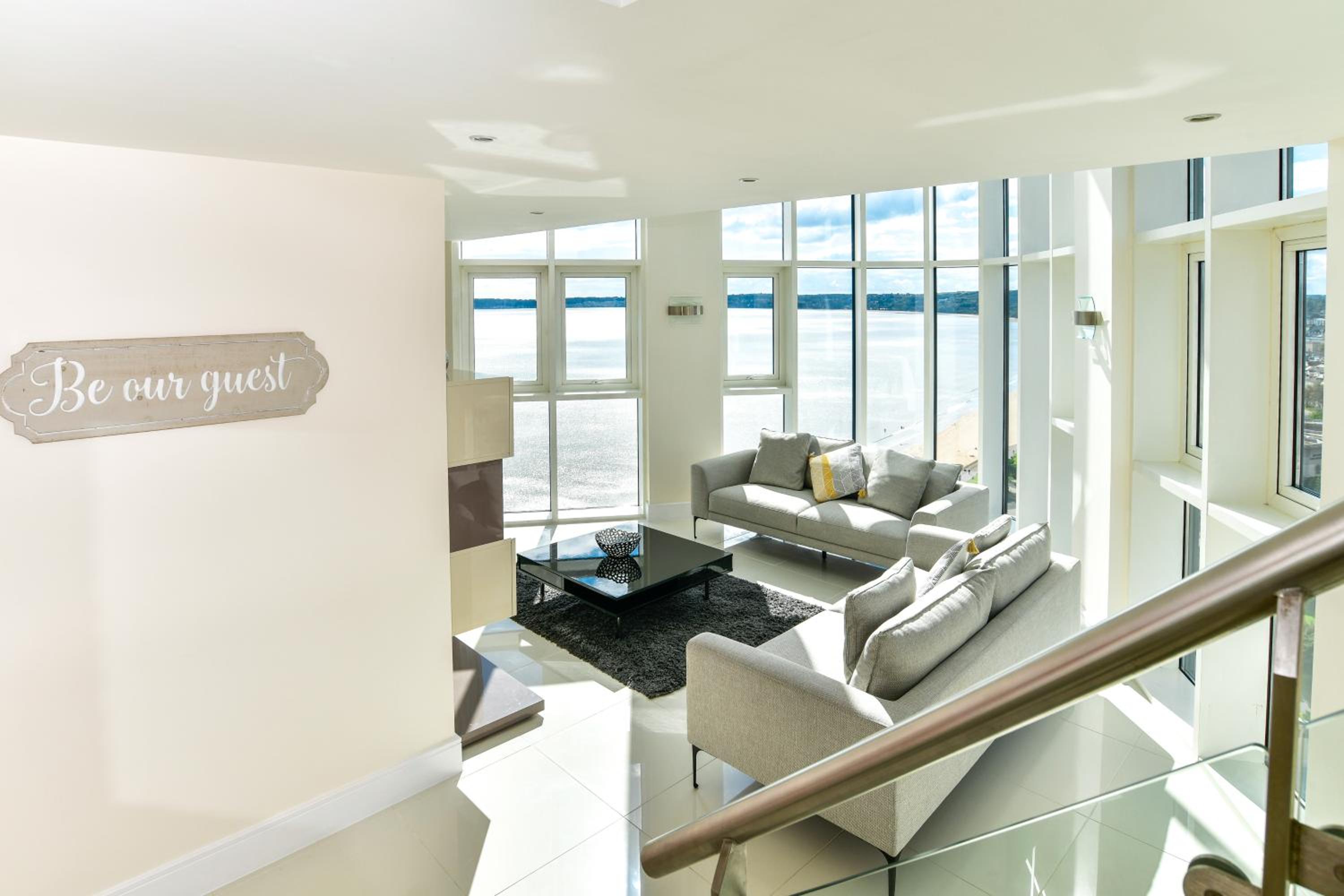 Impressive Beach View Penthouse view 3