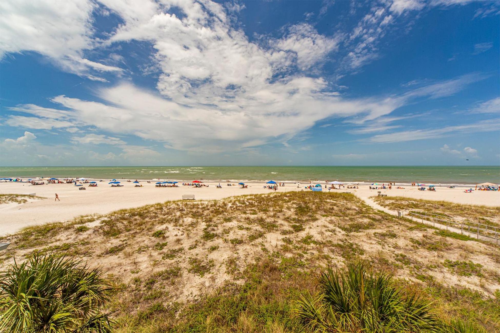 Beach Front 1B1B Balcony 2 Beds - Surf Song #349
