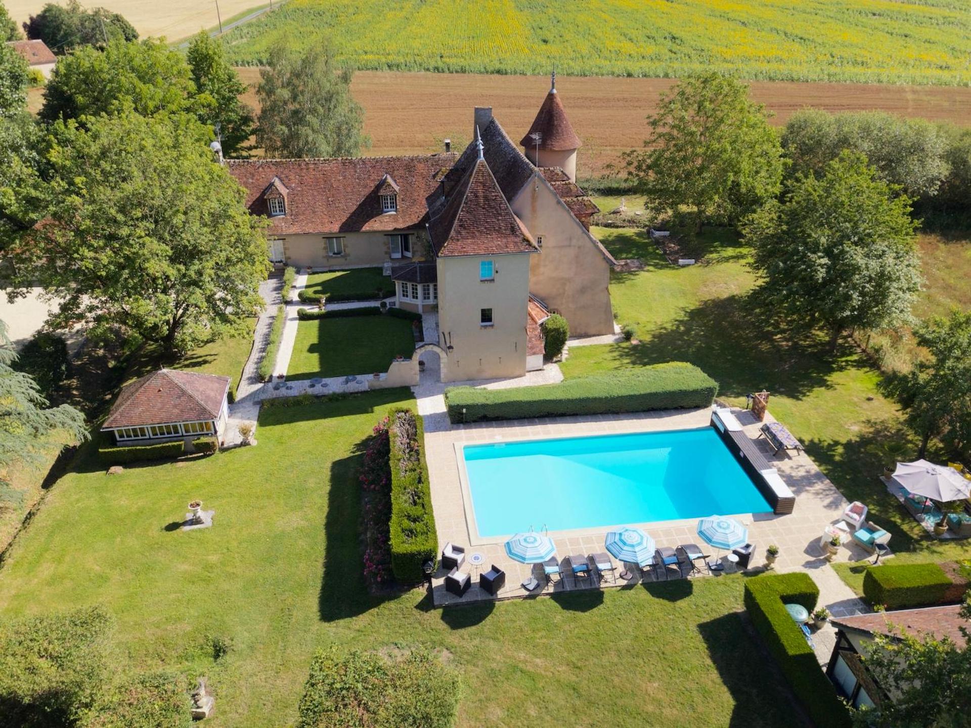 Le Petit Chateau De Sainte Colombe view 3