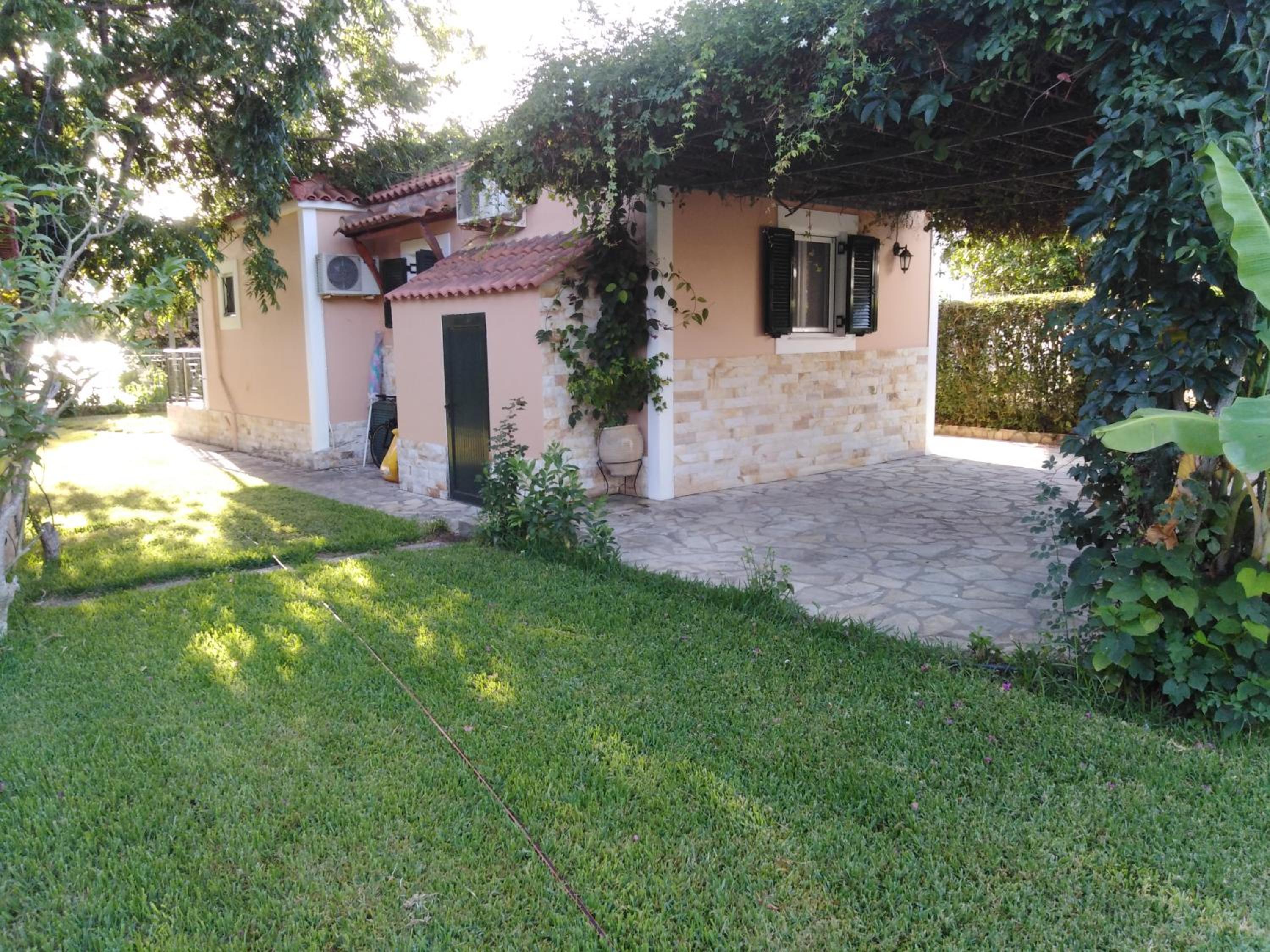 Golden sea villa (30 meters from the sea)