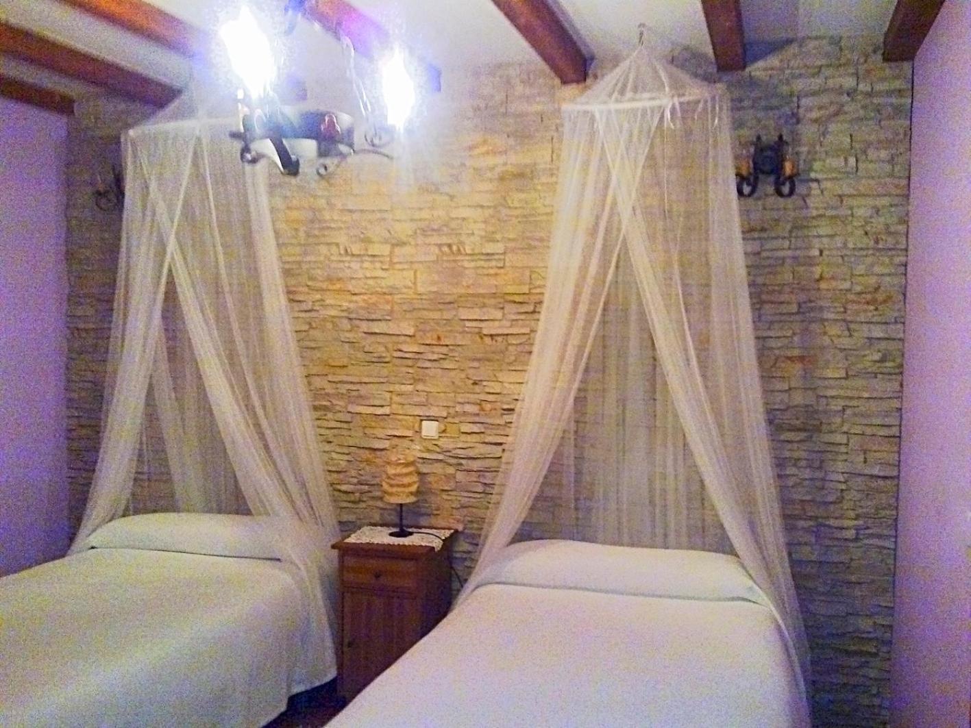 CASA ALTOBIERZO, 9 Habitaciones y 9 BAÑOS