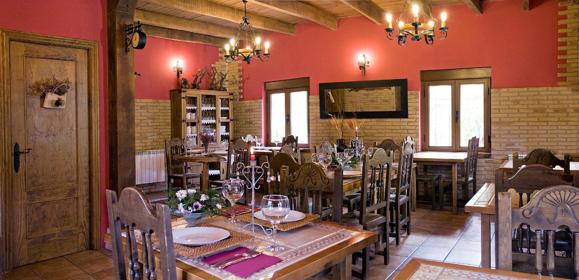 CASA ALTOBIERZO, 9 Habitaciones y 9 BAÑOS