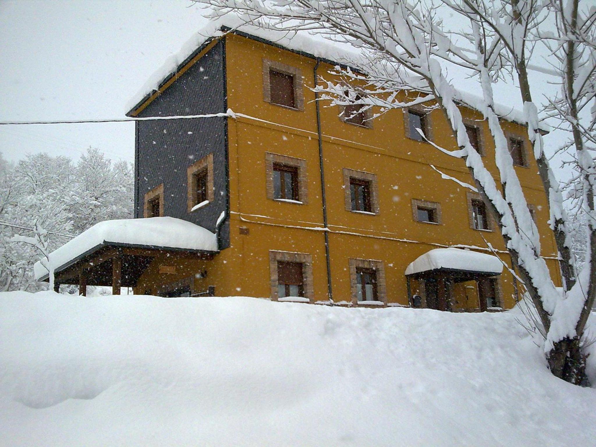 CASA ALTOBIERZO, 9 Habitaciones y 9 BAÑOS
