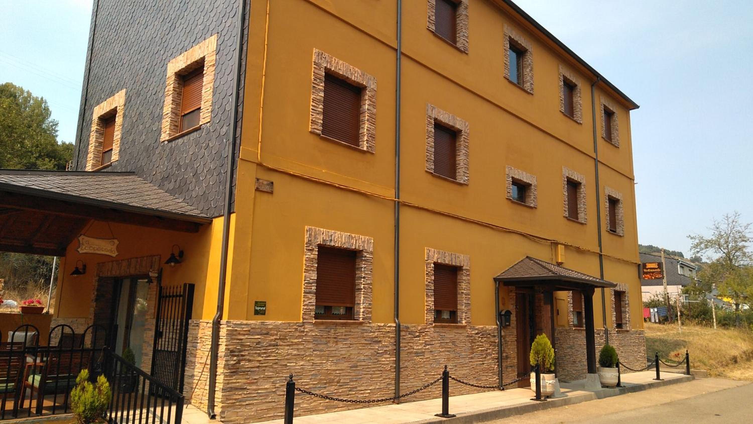 CASA ALTOBIERZO, 9 Habitaciones y 9 BAÑOS