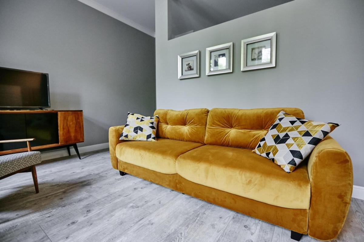Żółty Apartament DE LUX dla 2 osób Chorzów Katowice view 5