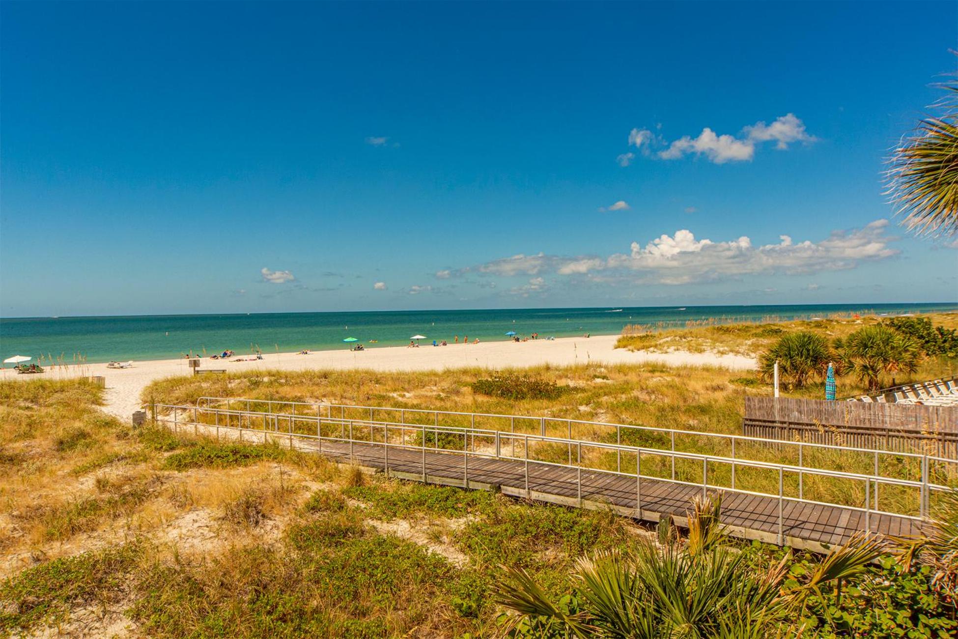 Direct Beach Front 1b 1b Balcony - Surf Song #240