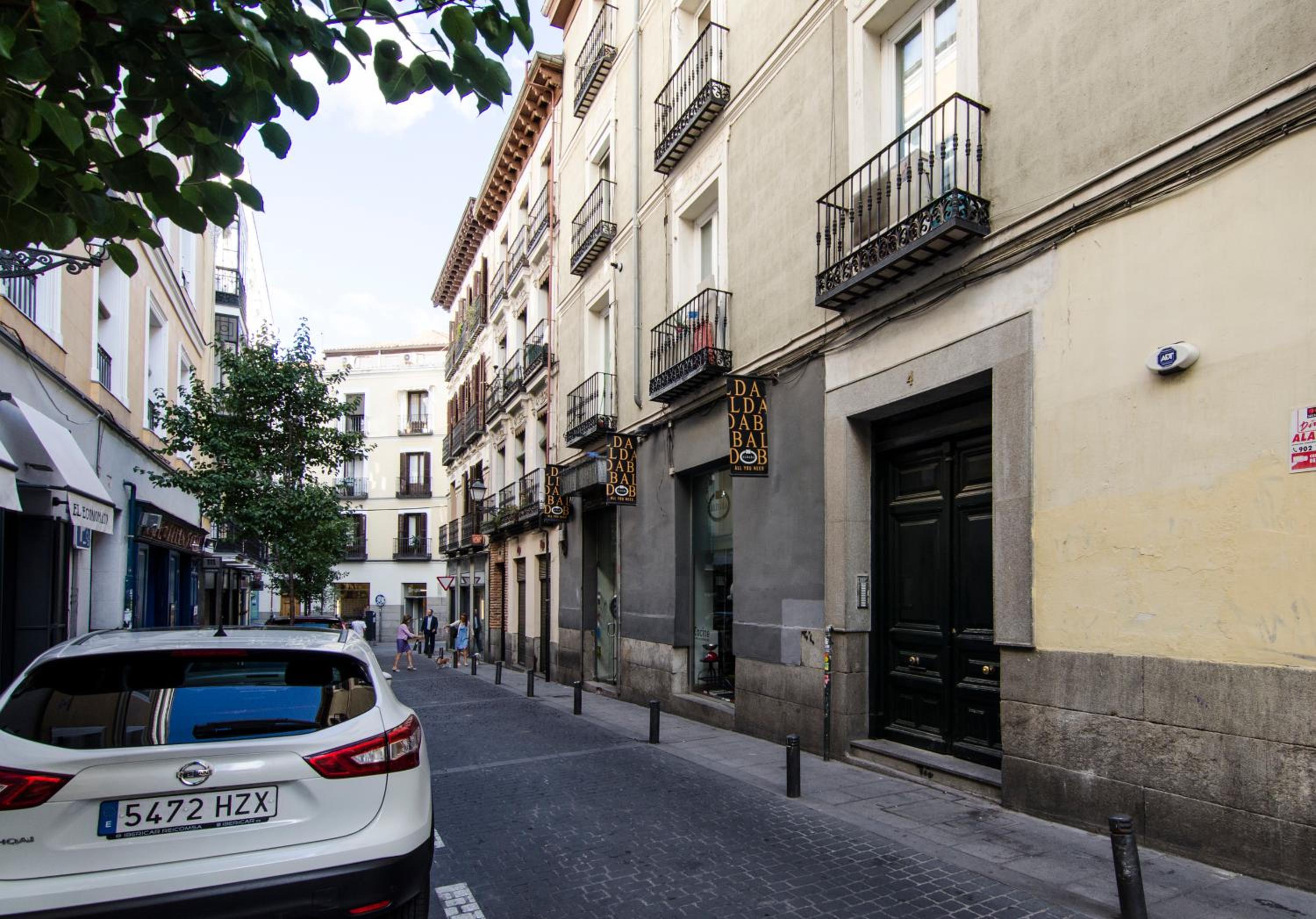 1 bedroom 1 bathroom furnished - Chueca - bright in downtown area - MintyStay view 2