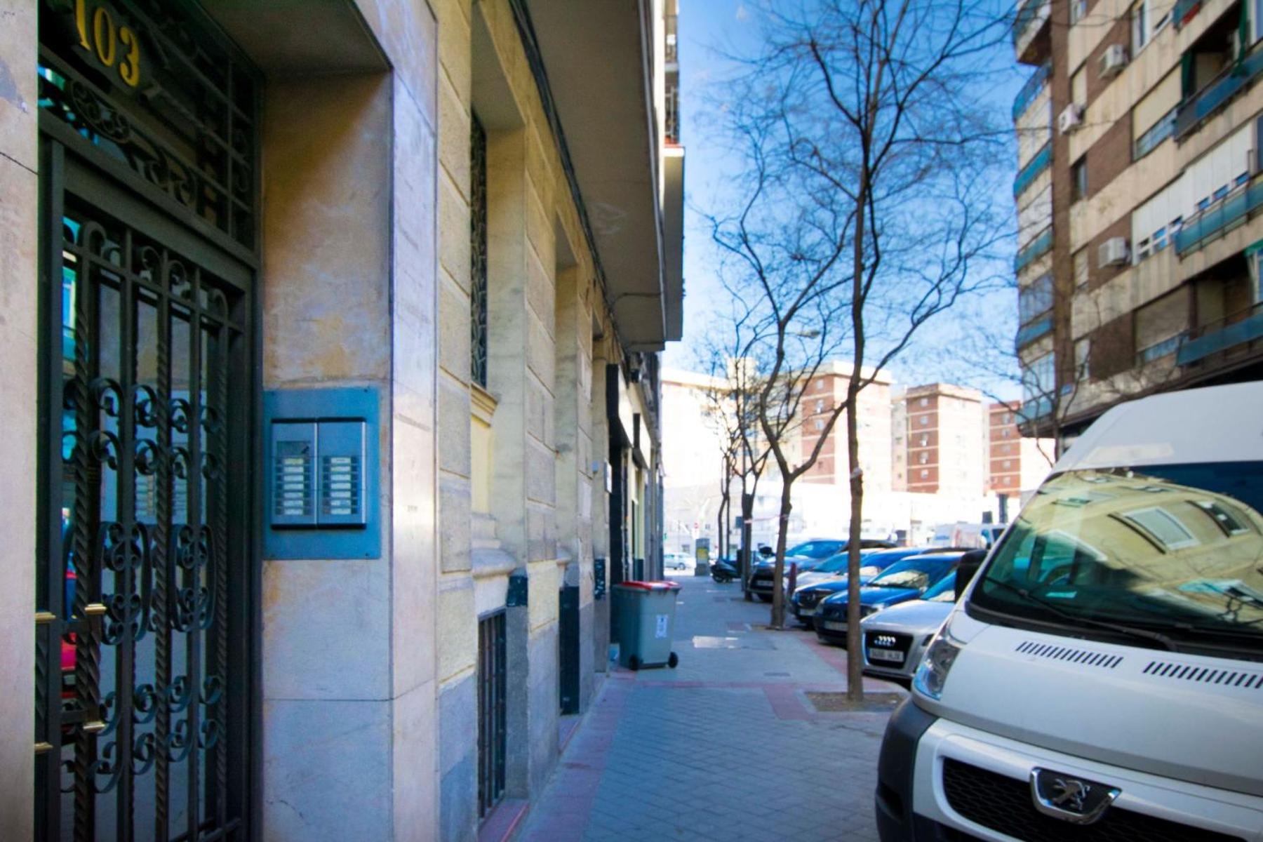1 bedroom 1 bathroom furnished - Salamanca - executive style - MintyStay view 2