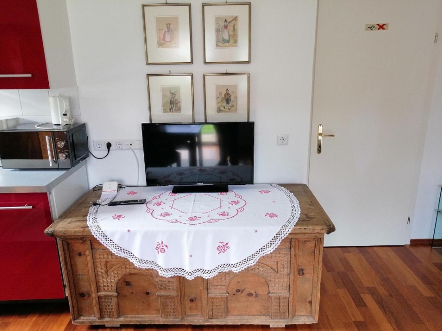 Zur sonnigen, eleganten Kuh