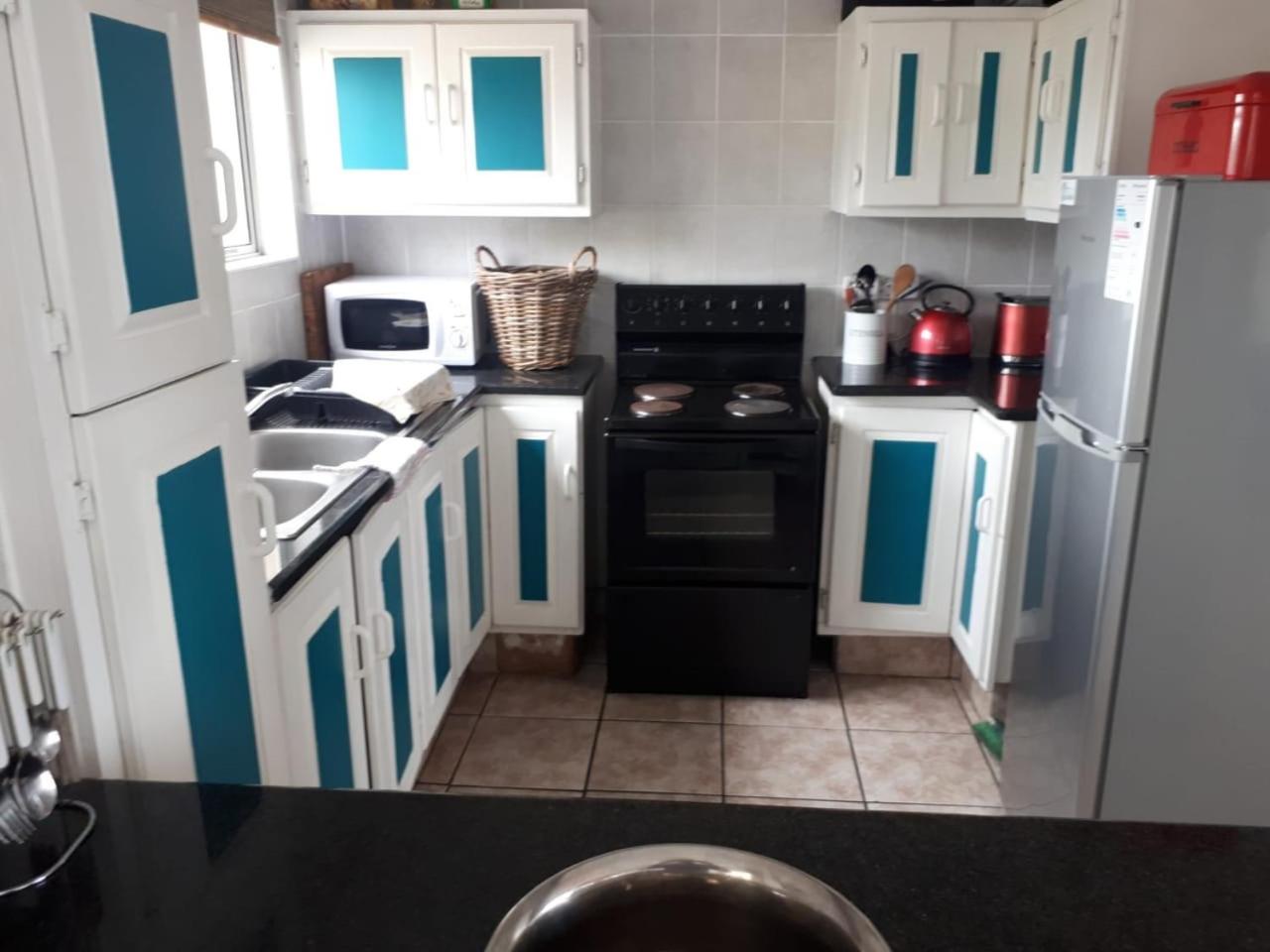 Apartment 6, Protea Apartments,135 Marine Drive Margate view 5