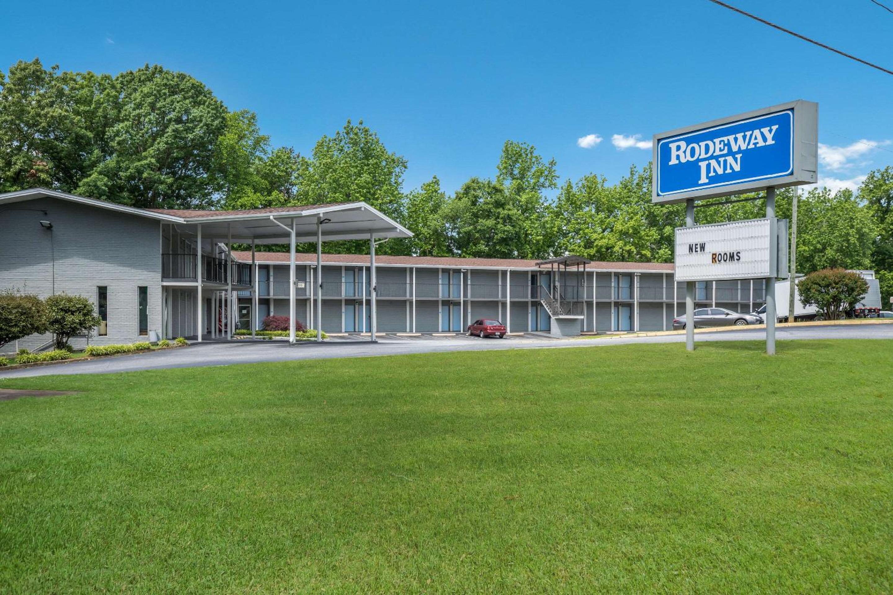 Rodeway Inn Anderson North - Clemson view 3