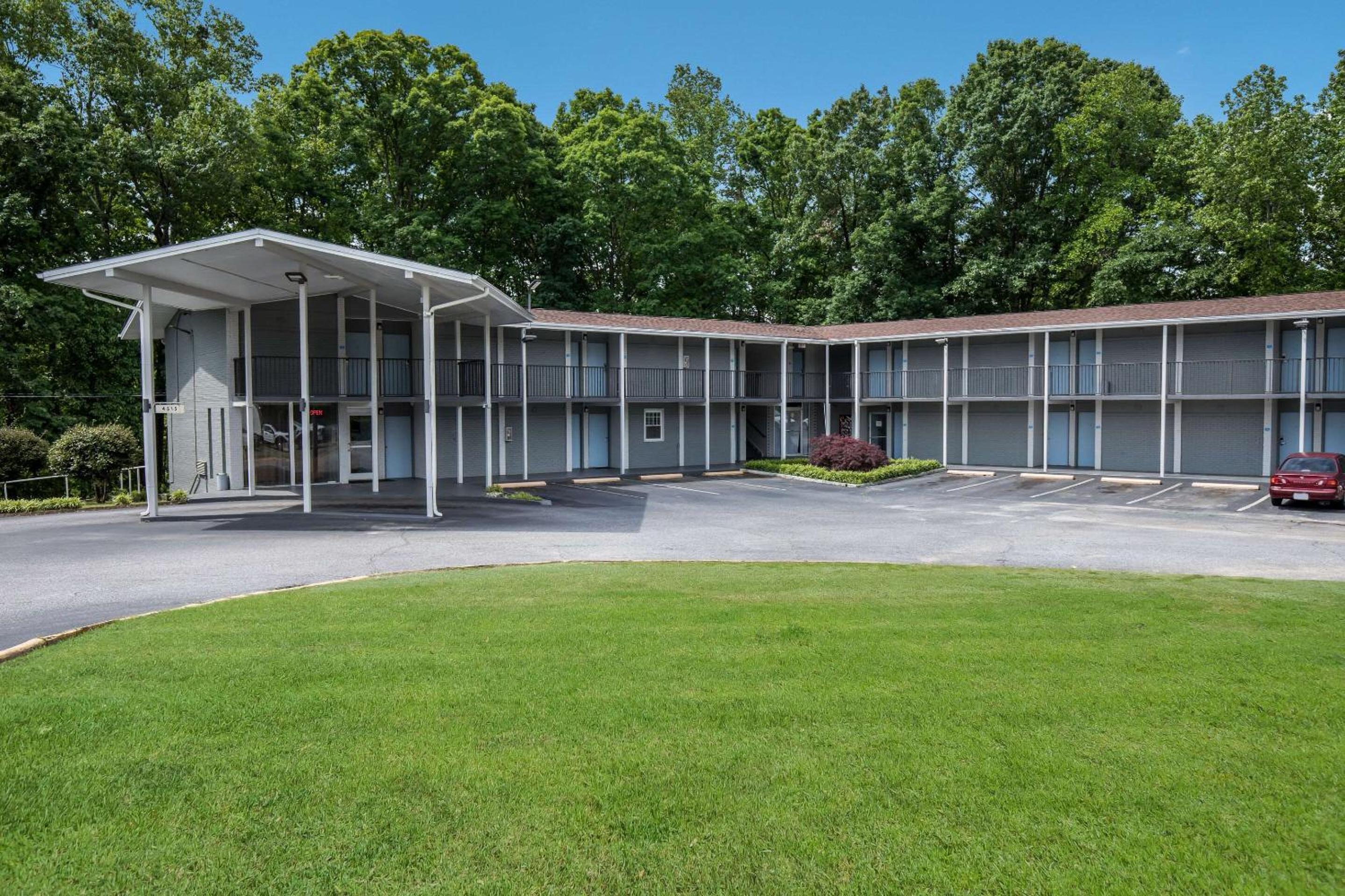 Rodeway Inn Anderson North - Clemson view 4