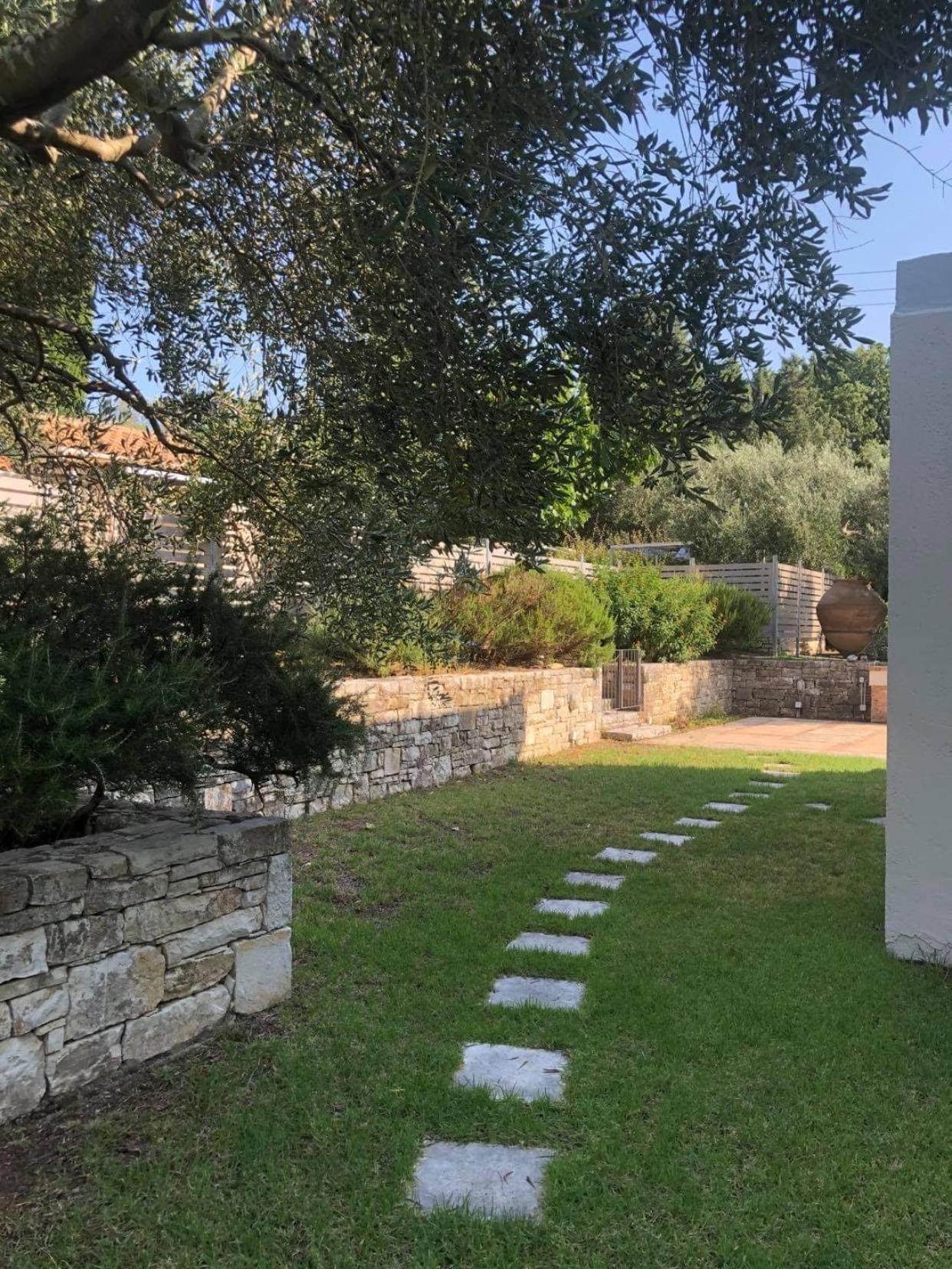 Villa Lithia view 4