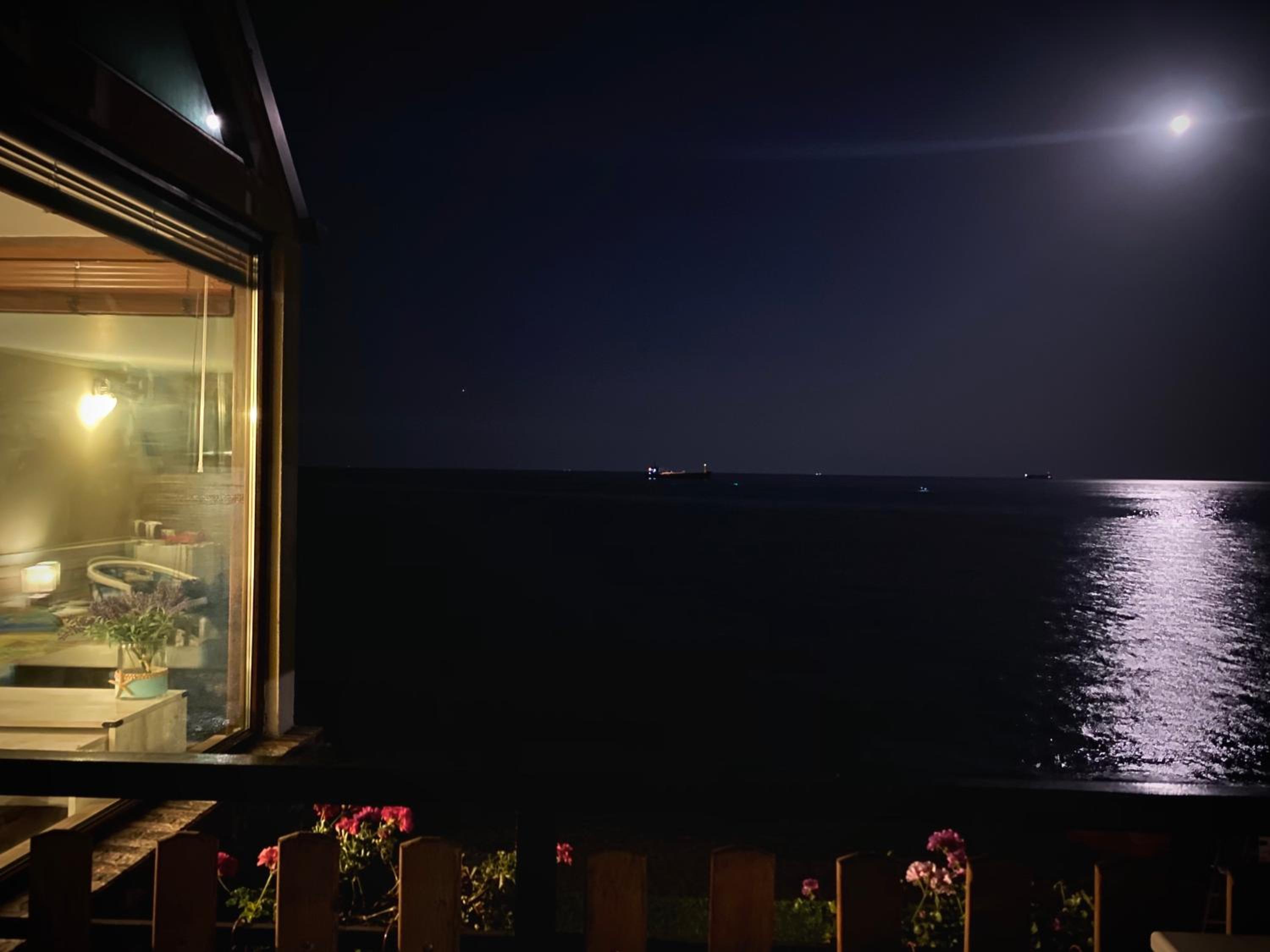 Hemingway rooms in Happy Beach