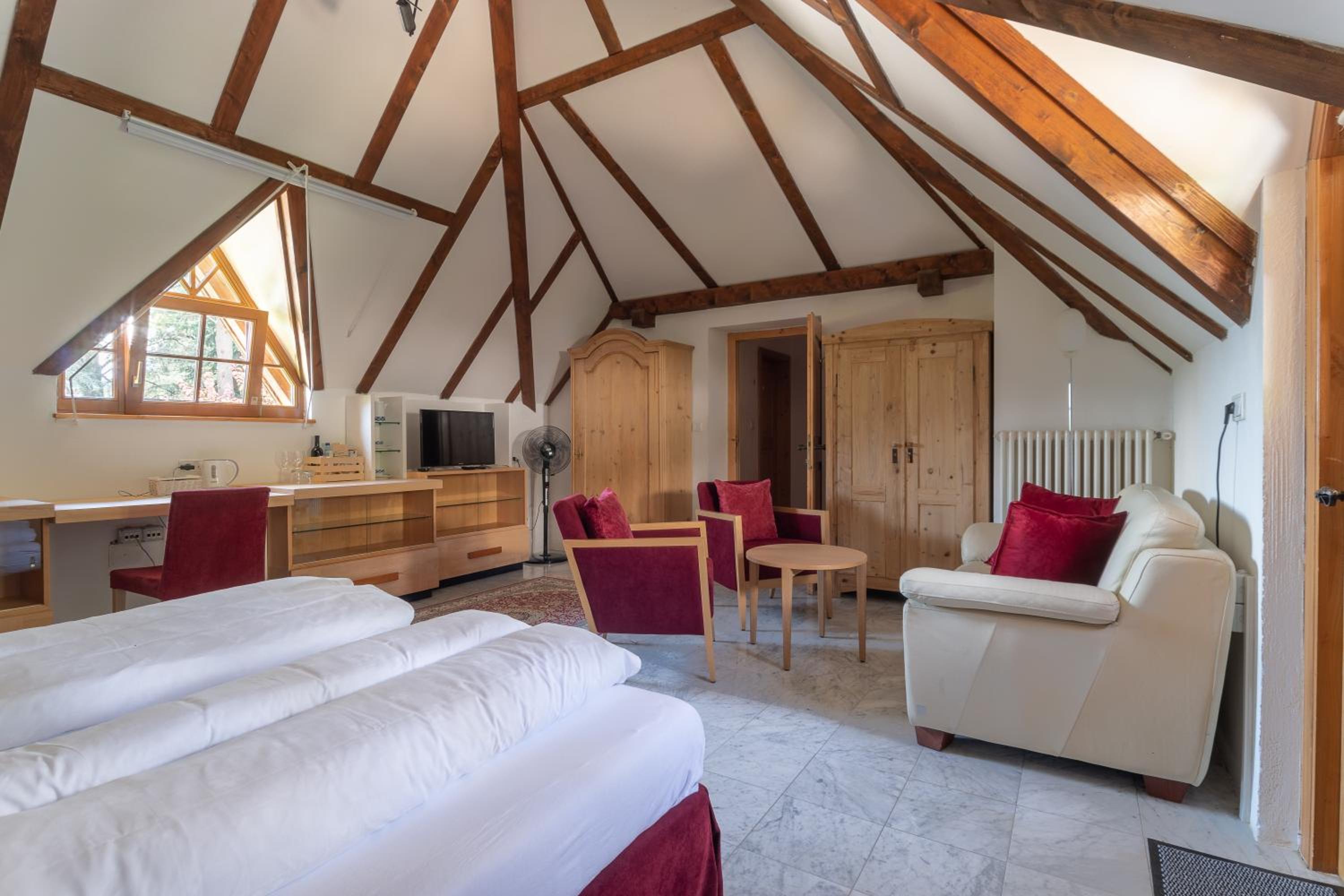 Schloss-Castel Pienzenau - Guestrooms & Apartments - B&B-Hotel & Restaurant view 4