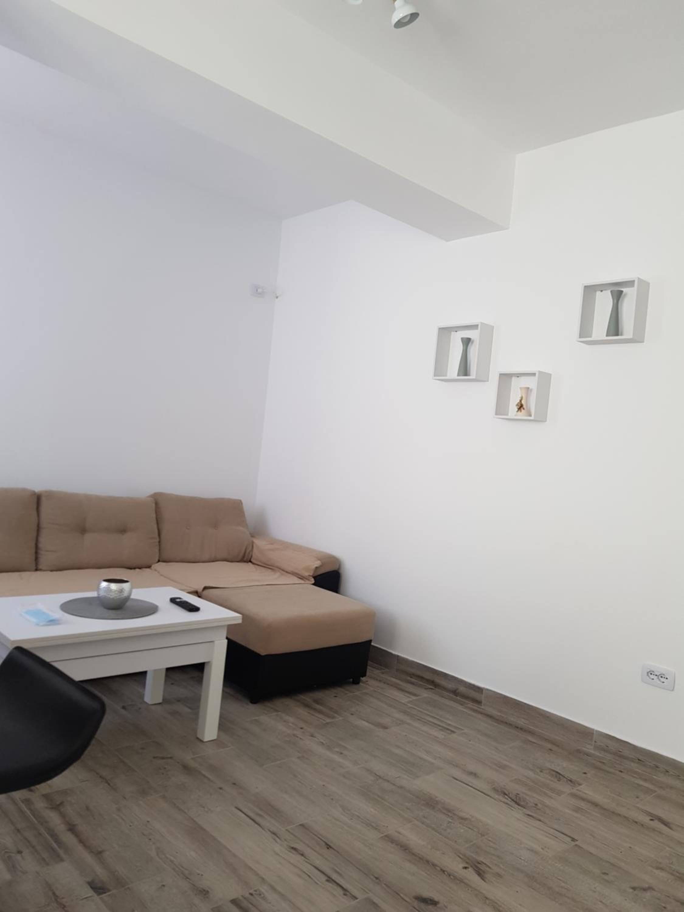 Moni apartment