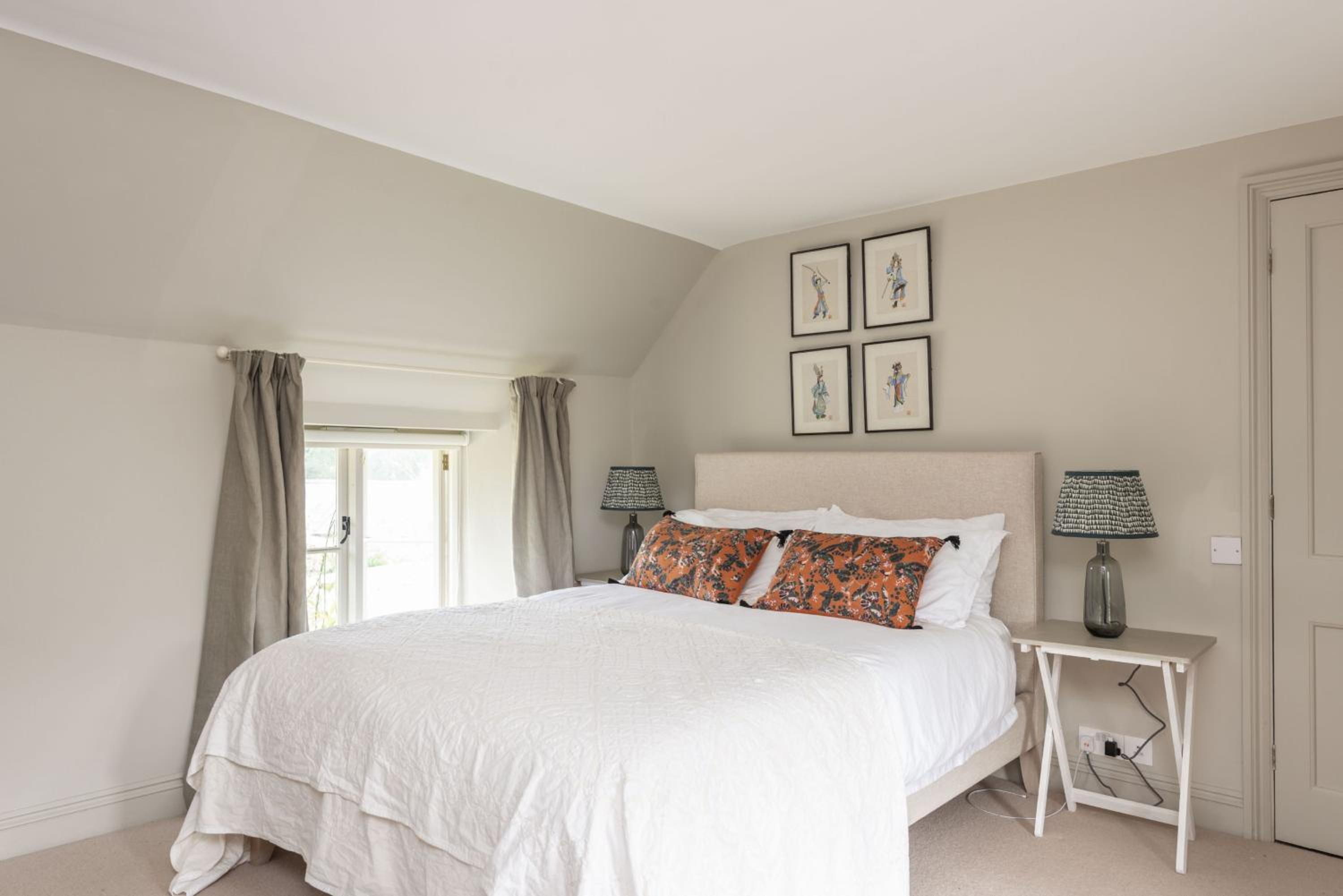 Manor Farmhouse view 5