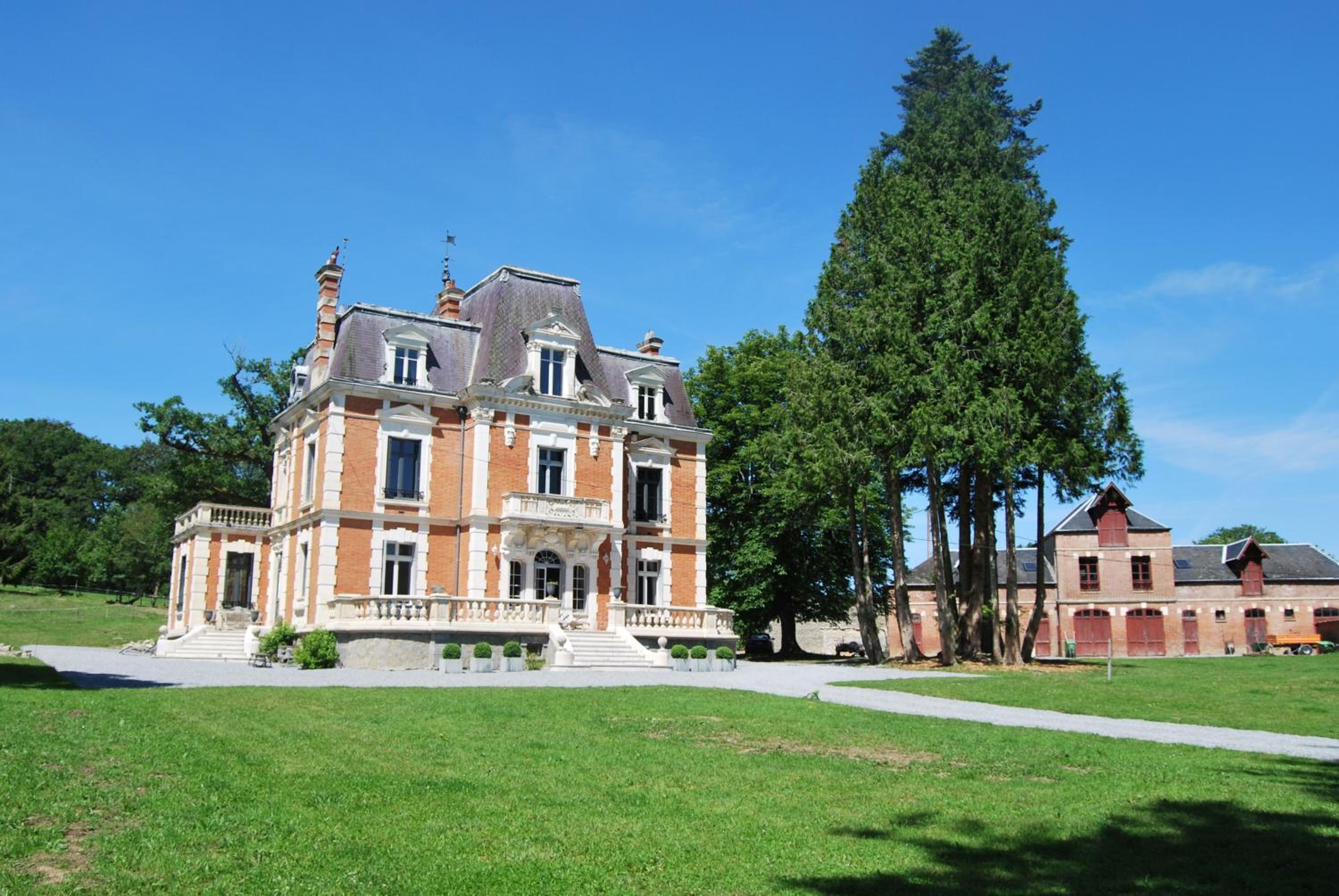 Chateau Sourliavoux, appartement en chambres d'hôtes view 4