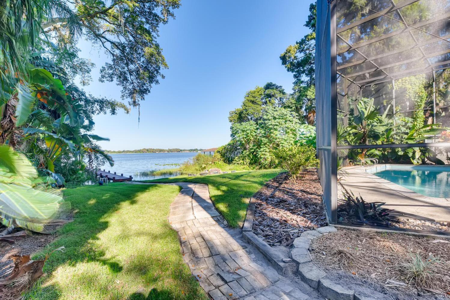 Spacious Lakefront House with Pool, Hottub, & Boating