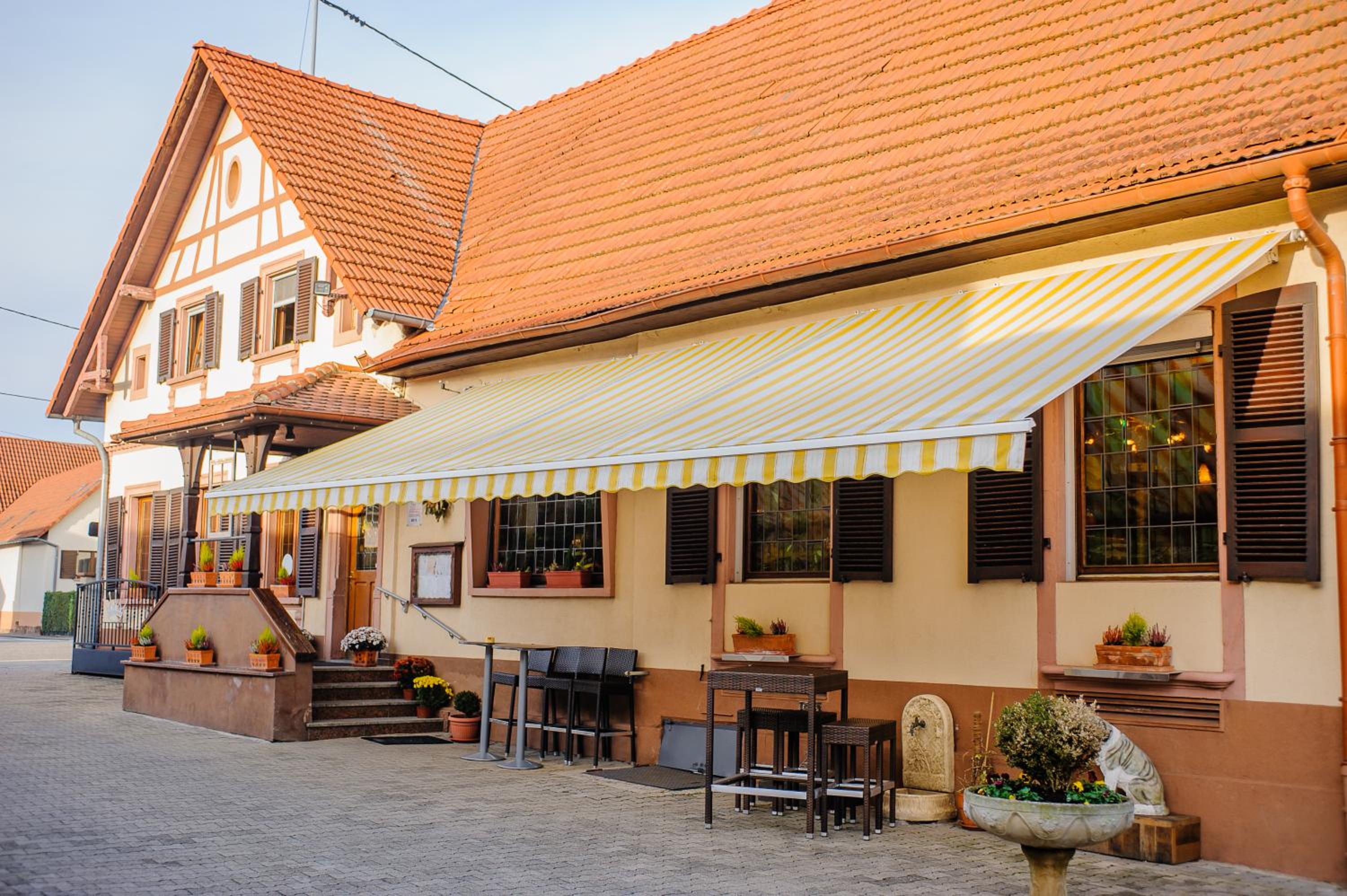 Hotel Hôtel Restaurant La Couronne - Image 1