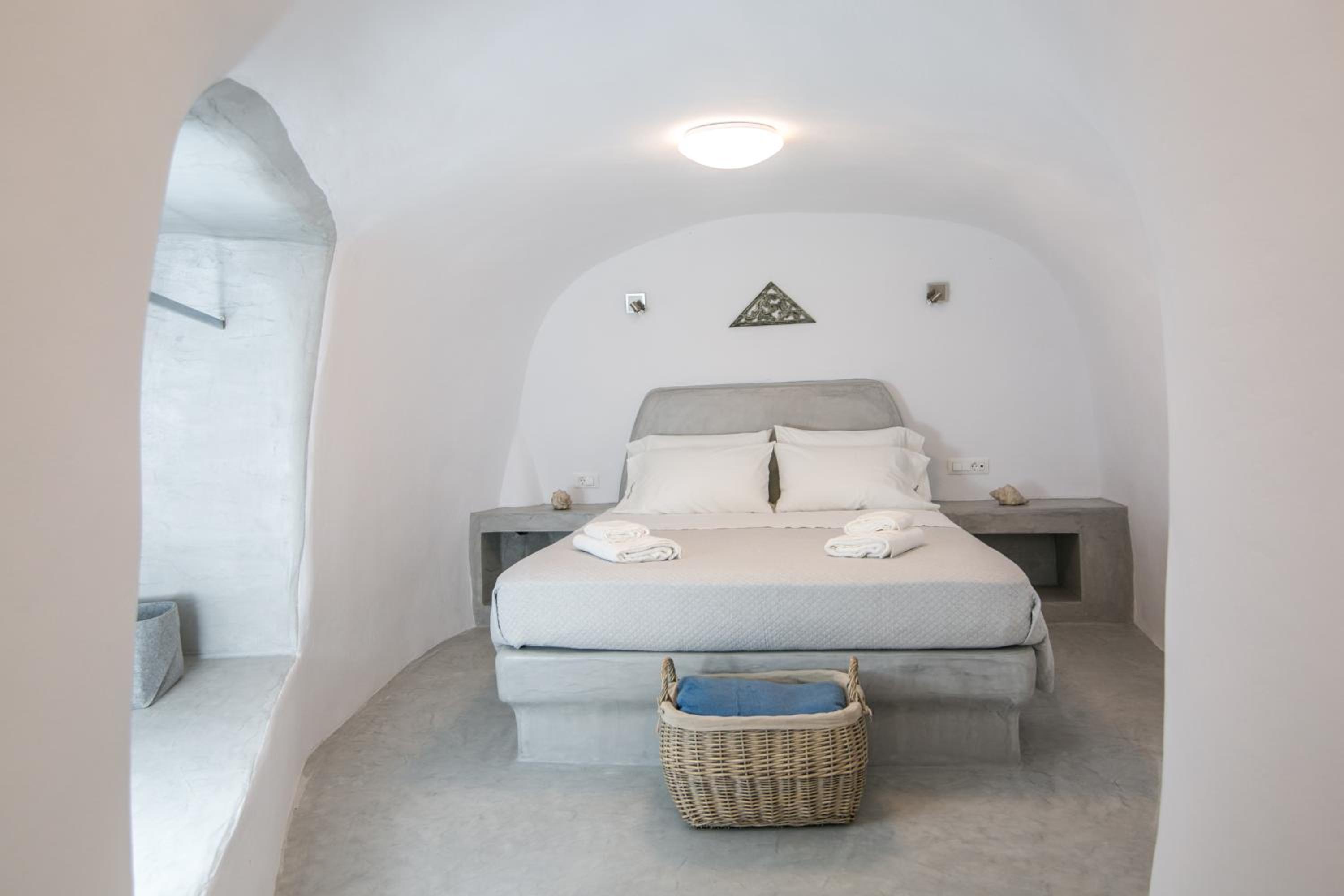 Oia Vacations - Theodora Suites - Property Image 17
