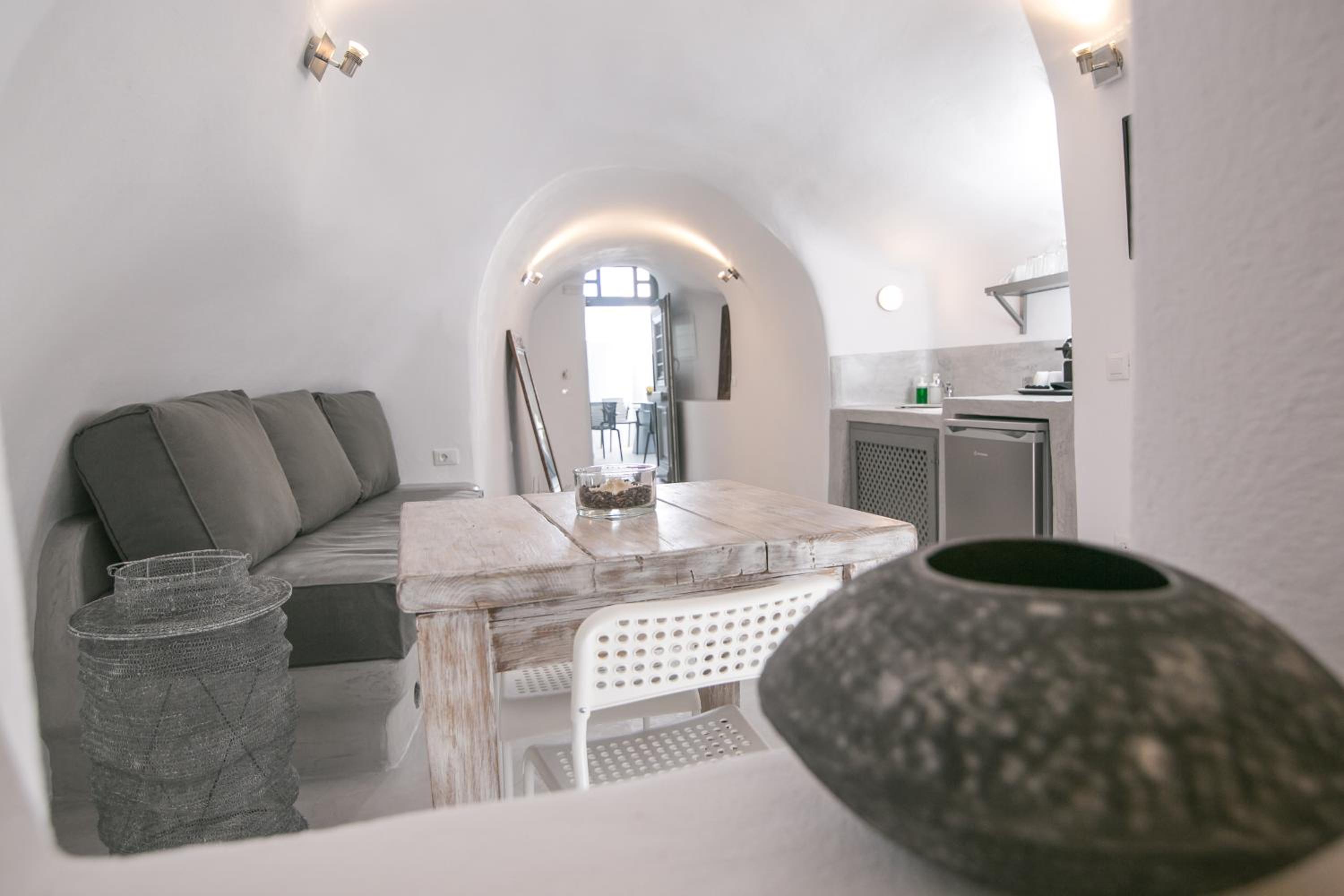 Oia Vacations - Theodora Suites - Property Image 12