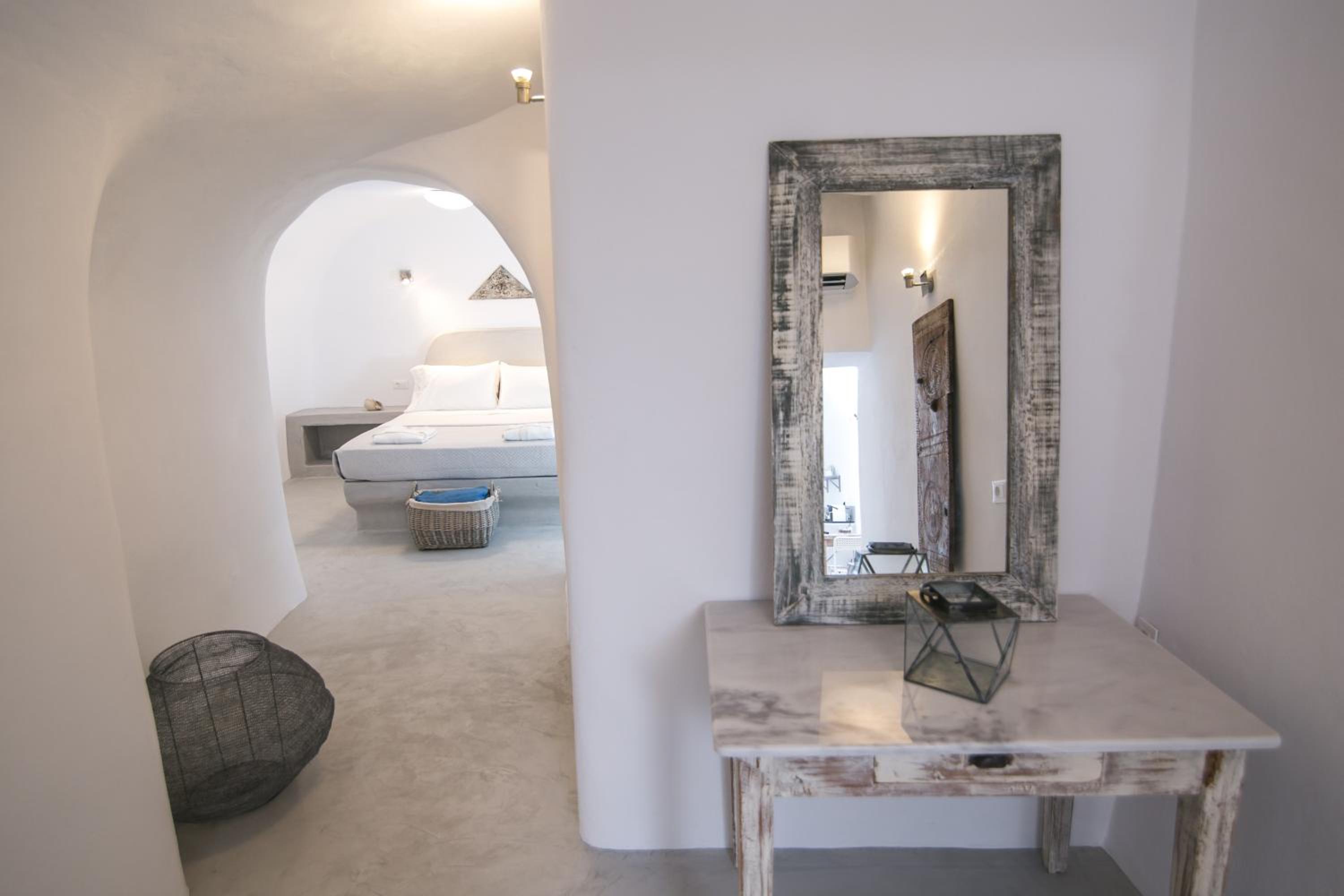 Oia Vacations - Theodora Suites - Property Image 28