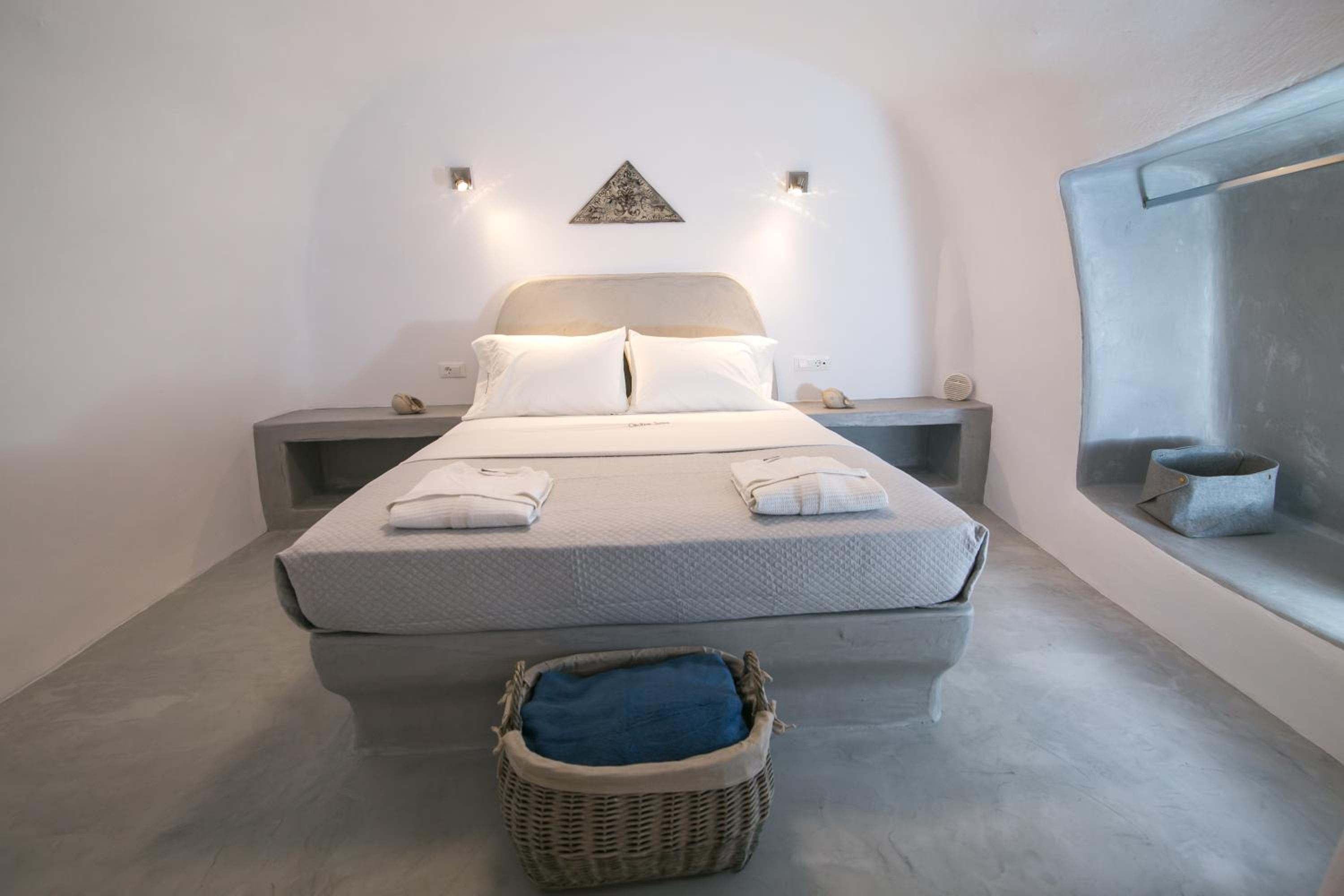 Oia Vacations - Theodora Suites - Property Image 31