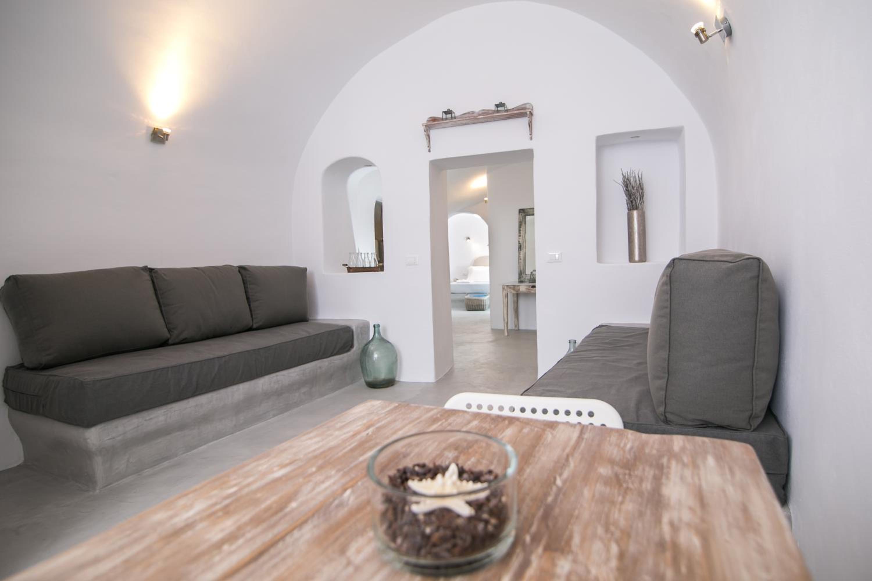 Oia Vacations - Theodora Suites - Property Image 10